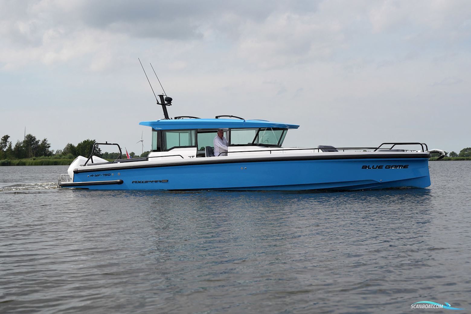 AXOPAR 37 XC Cross Cabin