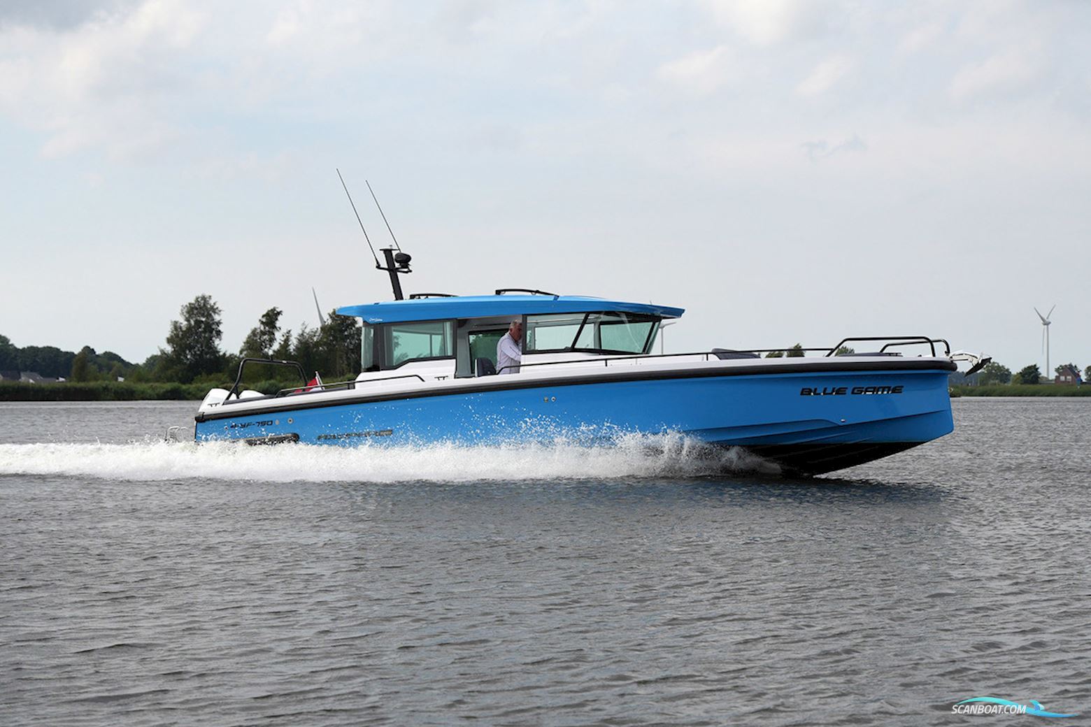 AXOPAR 37 XC Cross Cabin