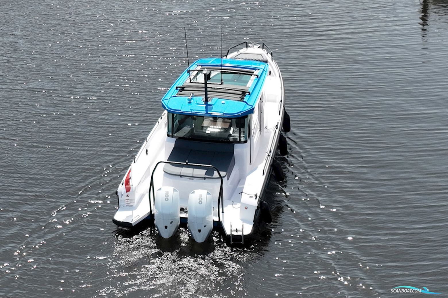 AXOPAR 37 XC Cross Cabin