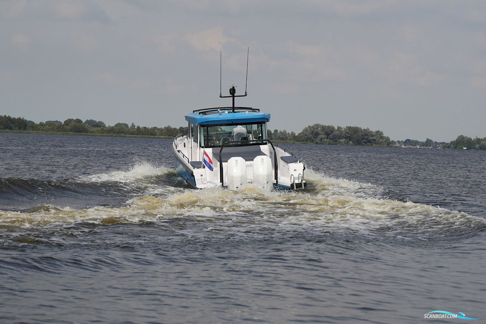 AXOPAR 37 XC Cross Cabin