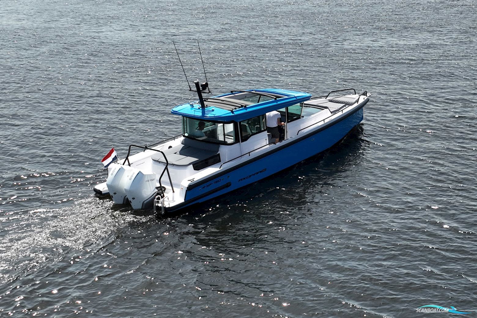 AXOPAR 37 XC Cross Cabin