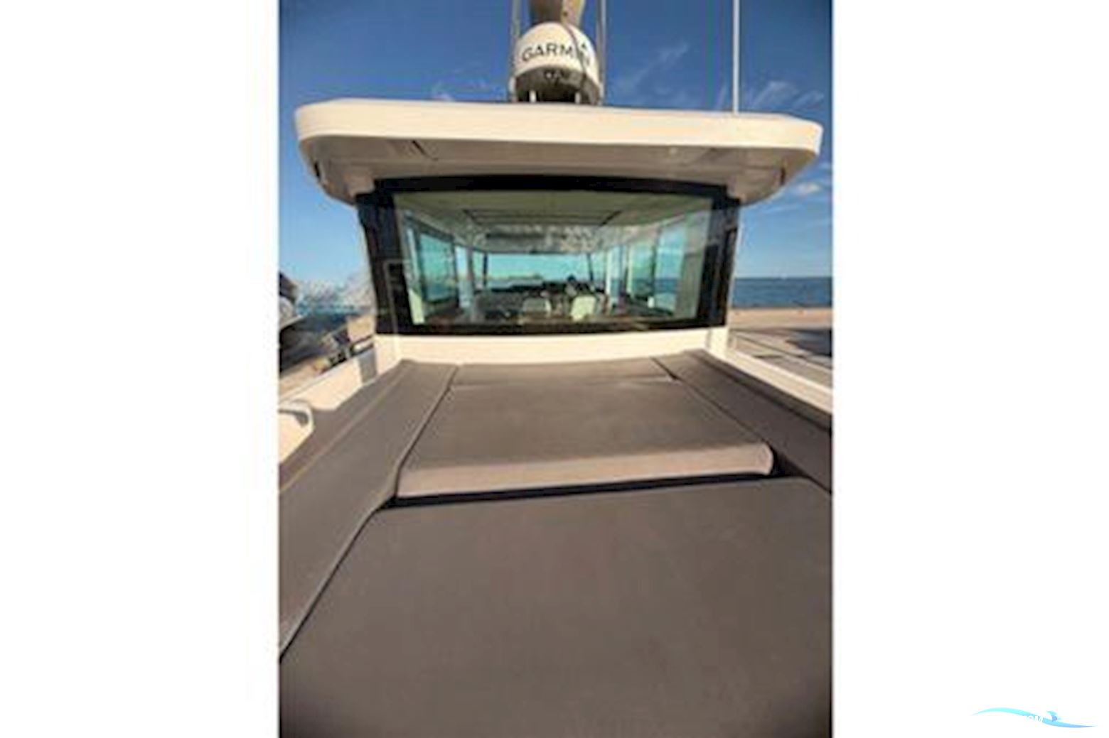 Axopar 37 XC Cross Cabin