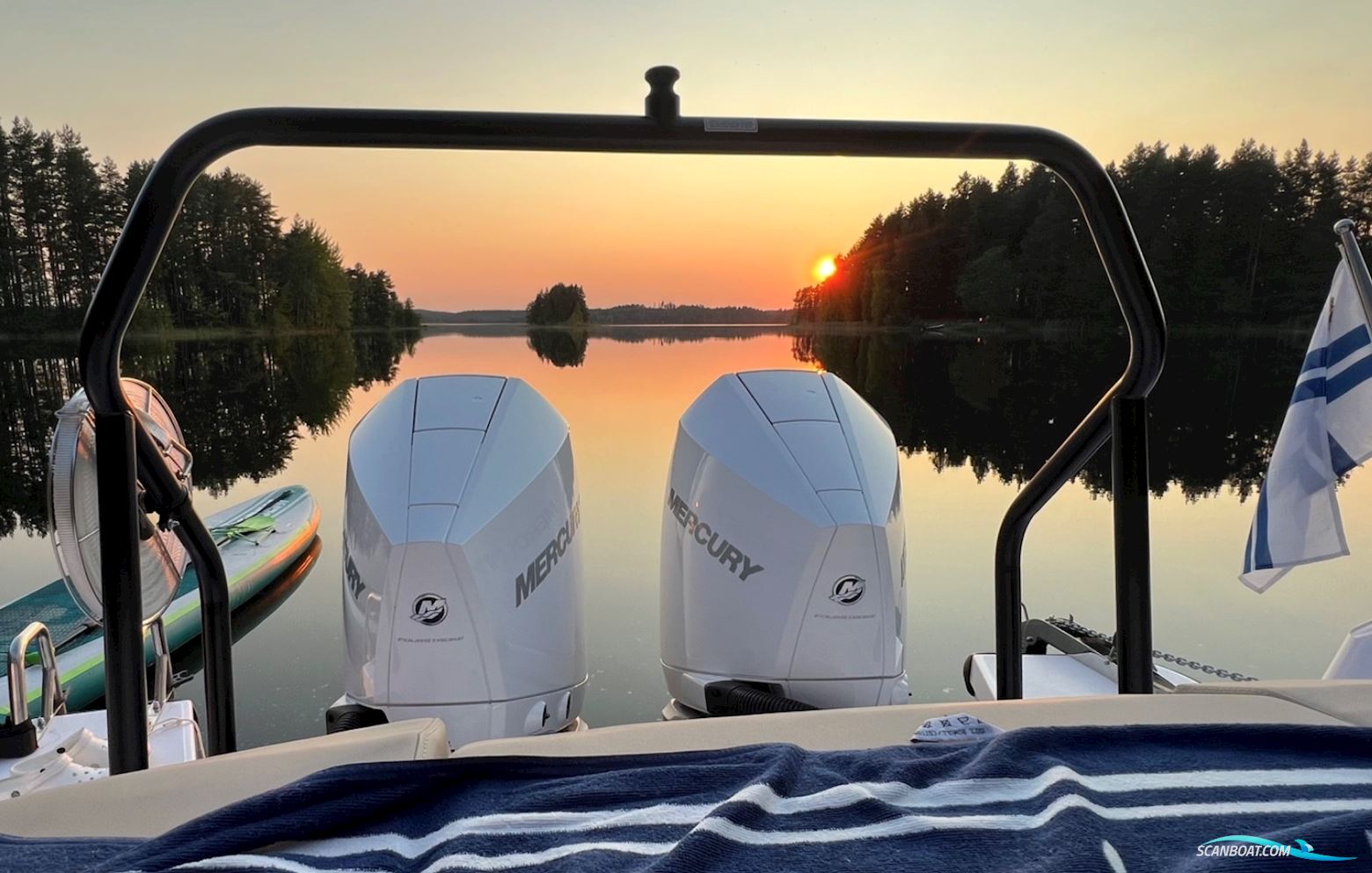 Axopar 37 XC Cross Cabin