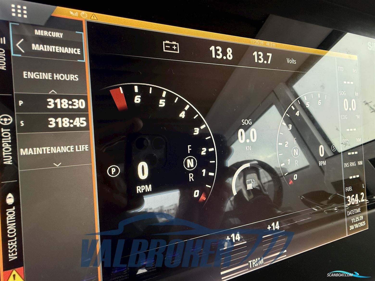 Axopar 37 XC Cross Cabin