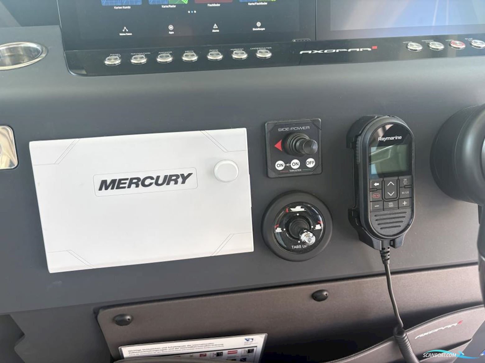 Axopar 37 XC Cross Cabin