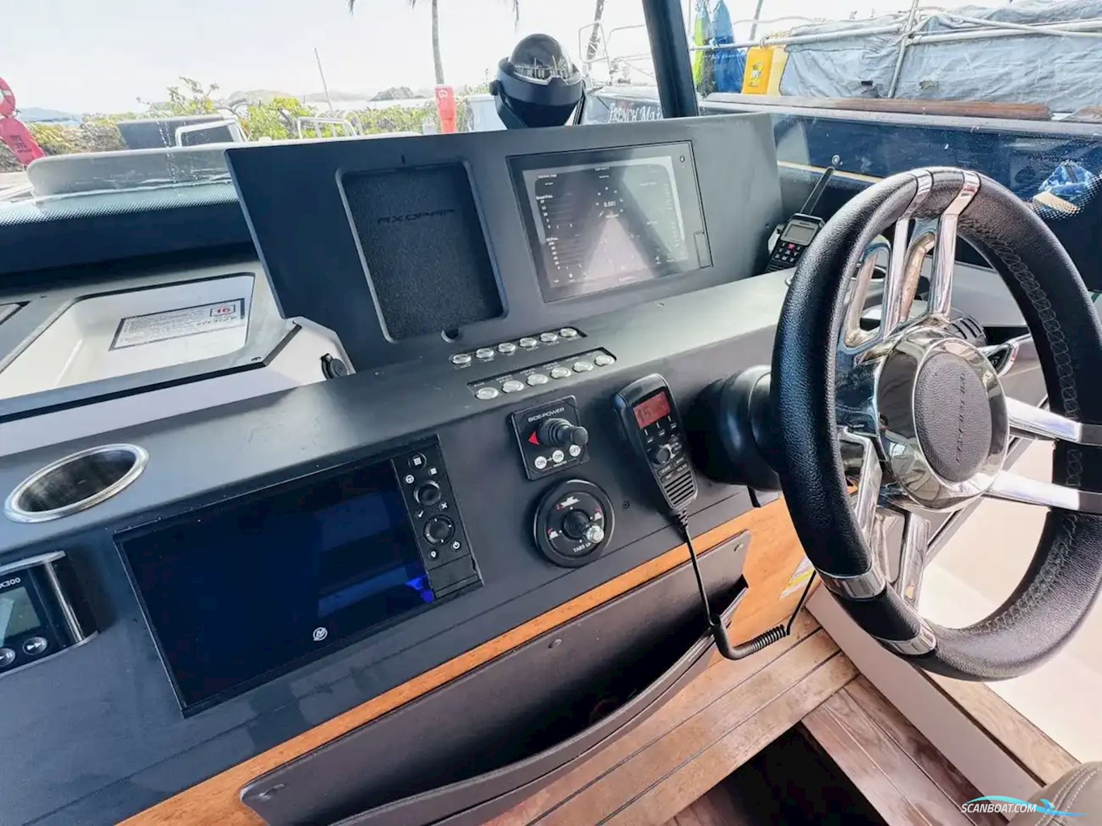 Axopar 37 XC Cross Cabin