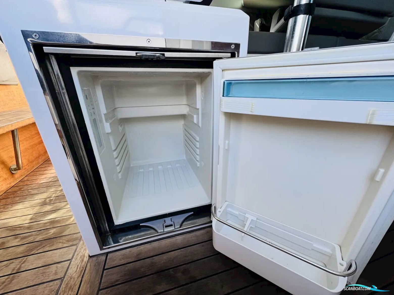 Axopar 37 XC Cross Cabin