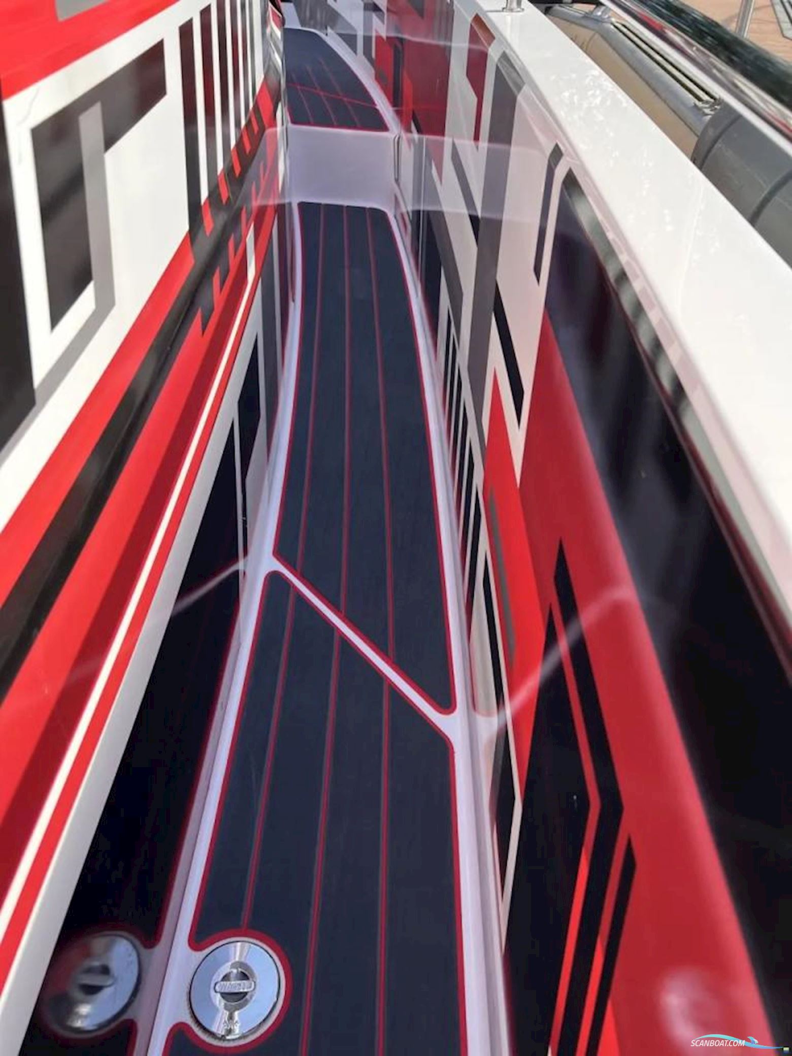 AXOPAR 37 XC Cross Cabin