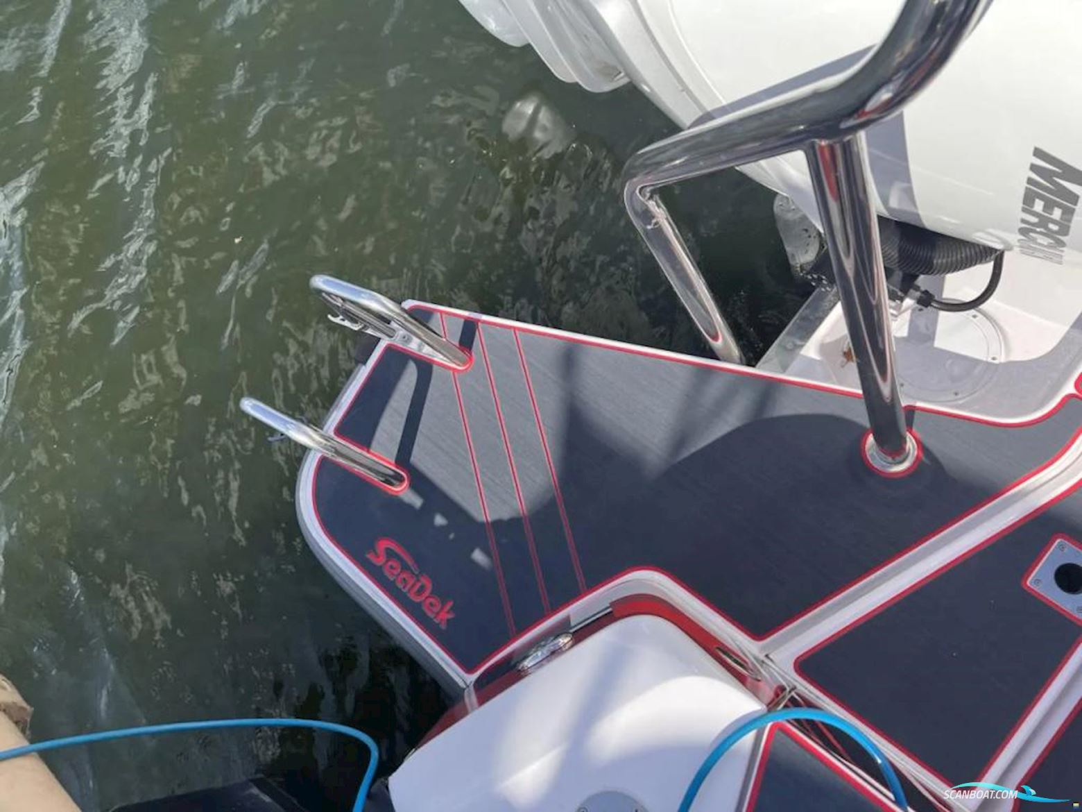 AXOPAR 37 XC Cross Cabin