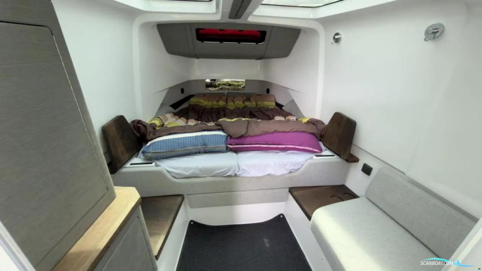AXOPAR 37 XC Cross Cabin