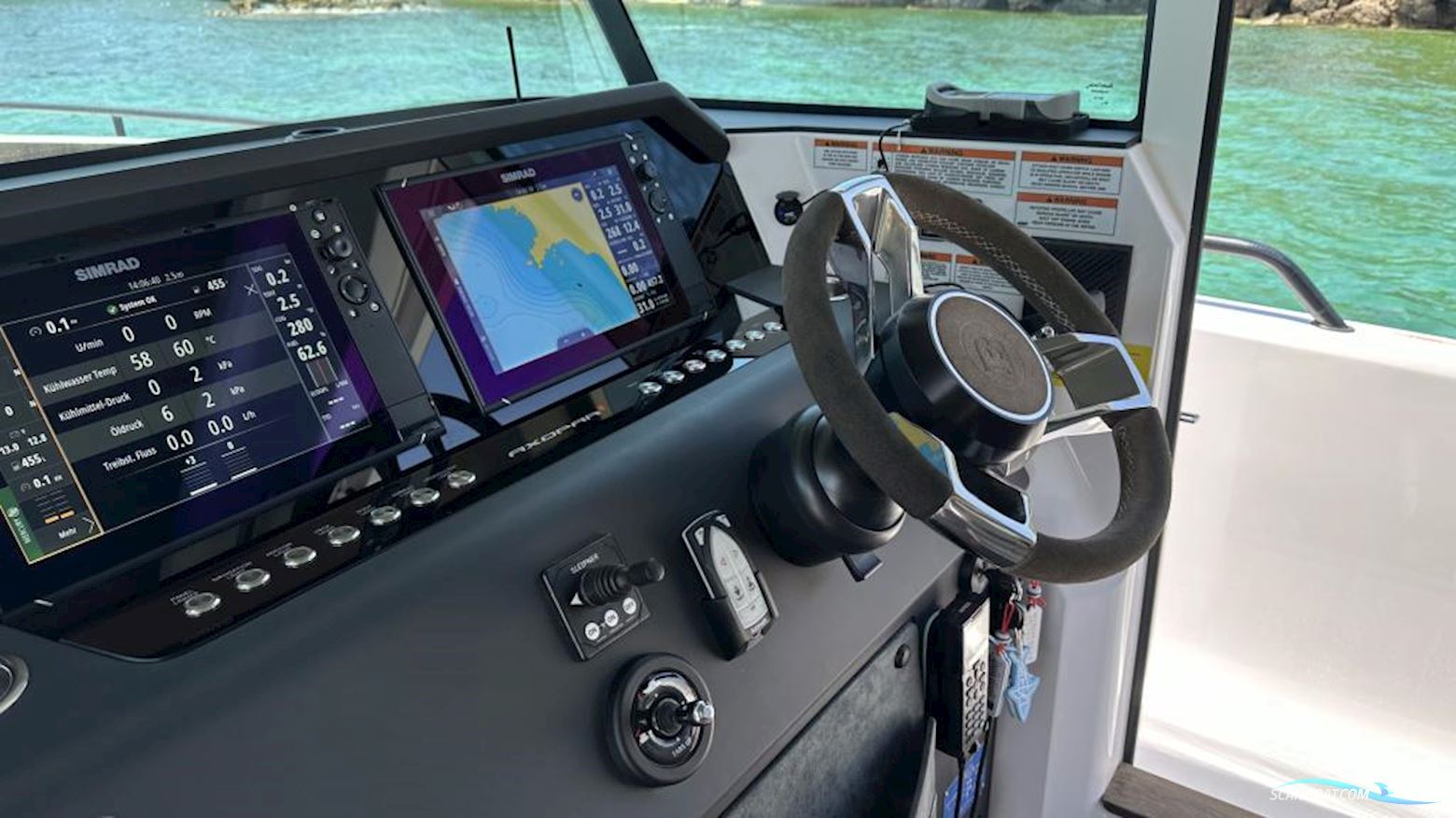 Axopar 37 XC Cross Cabin