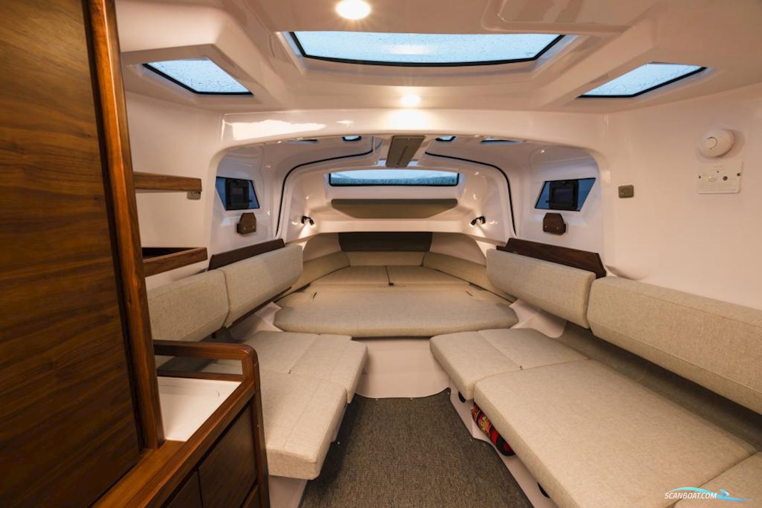 Axopar 38 Cross Cabin