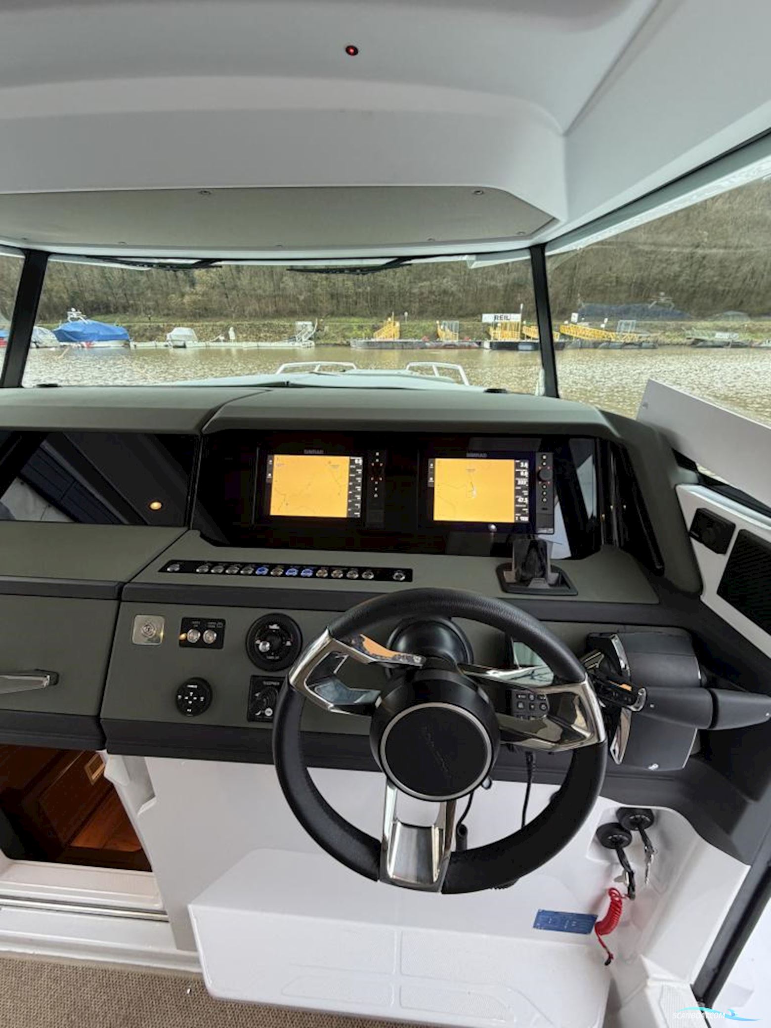 Axopar 38 Cross Cabin