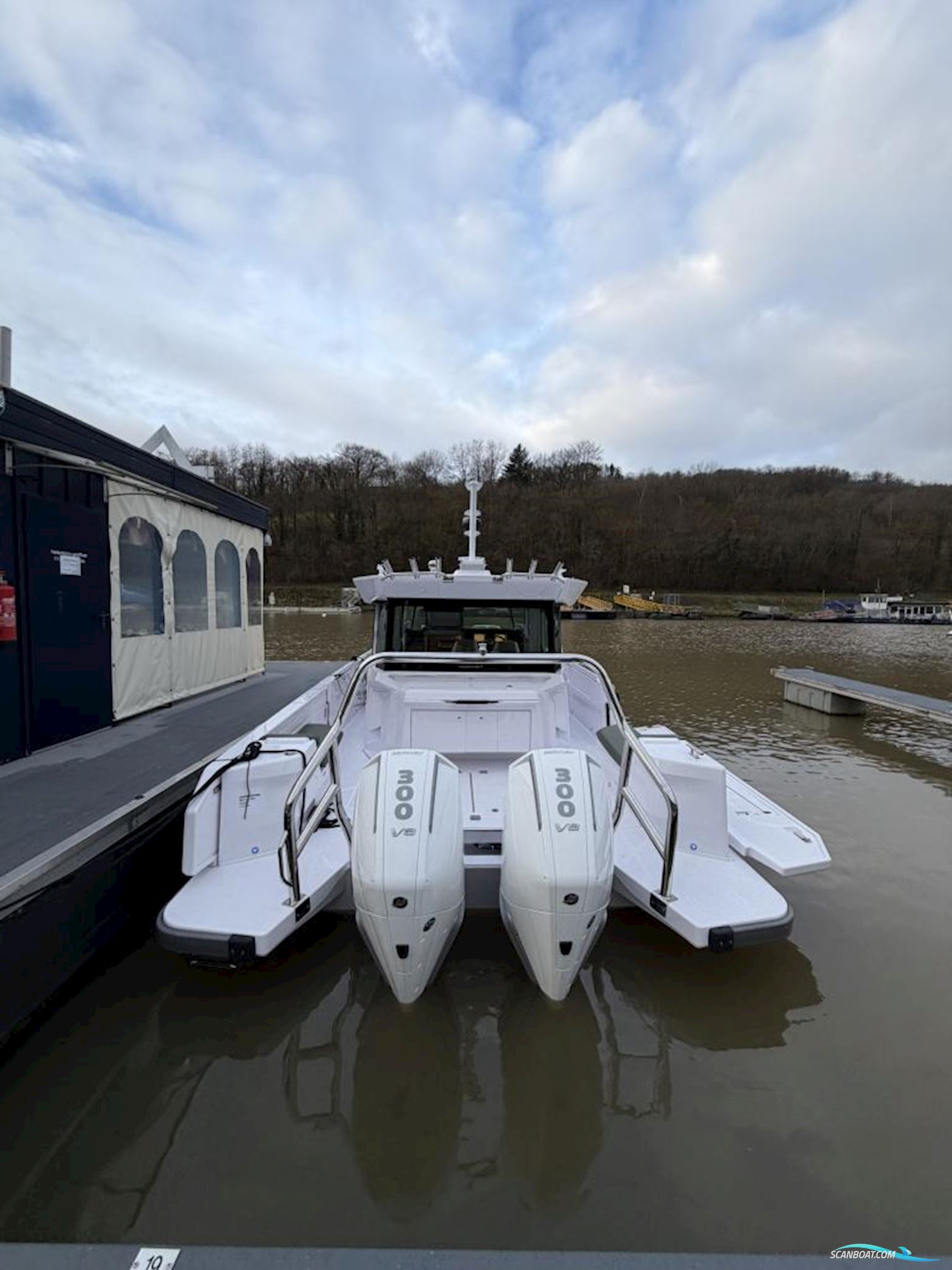 Axopar 38 Cross Cabin