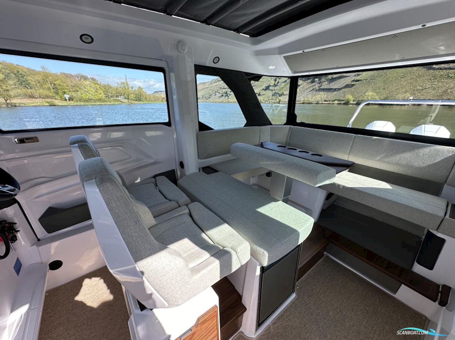 Axopar 38 Cross Cabin