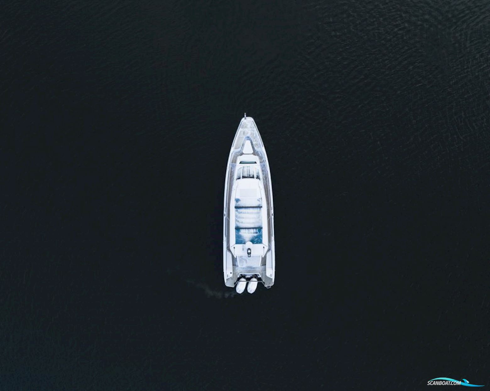 AXOPAR 38 Cross Cabin