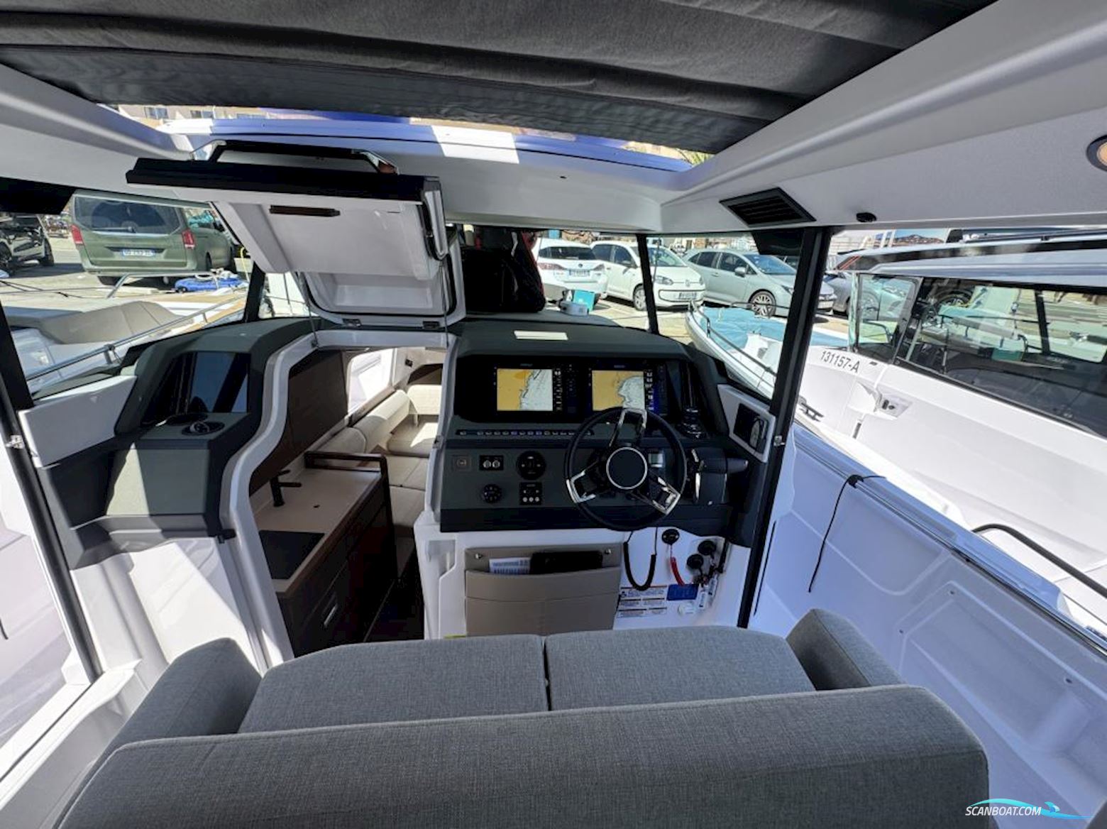 AXOPAR 38 XC Cross Cabin