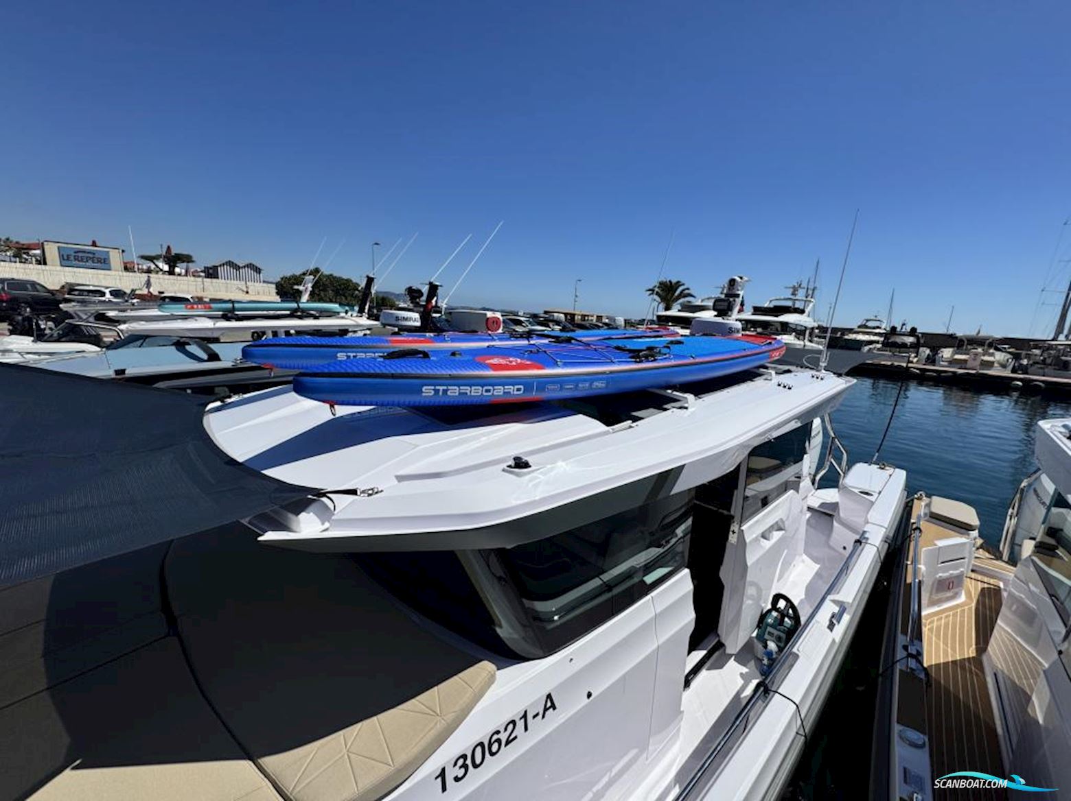 AXOPAR 38 XC Cross Cabin