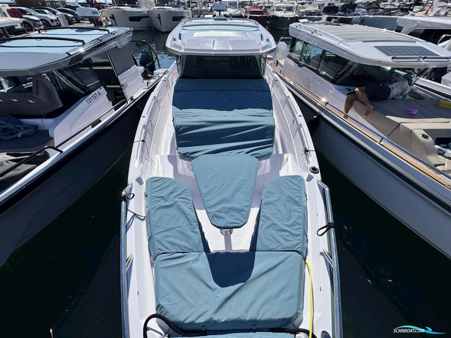 AXOPAR 38 XC Cross Cabin