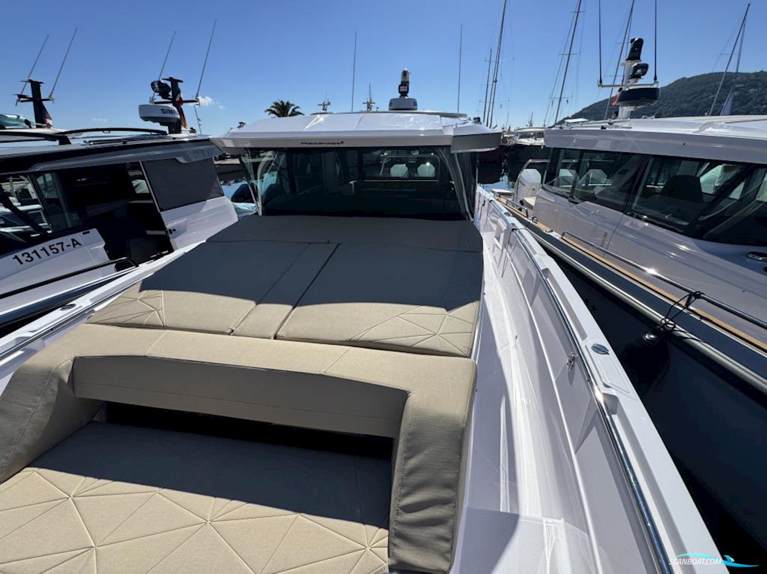AXOPAR 38 XC Cross Cabin