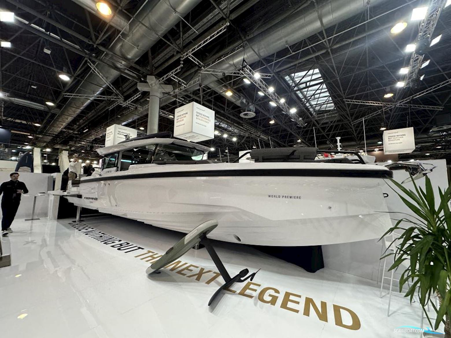 Axopar 38 XC Cross Cabin