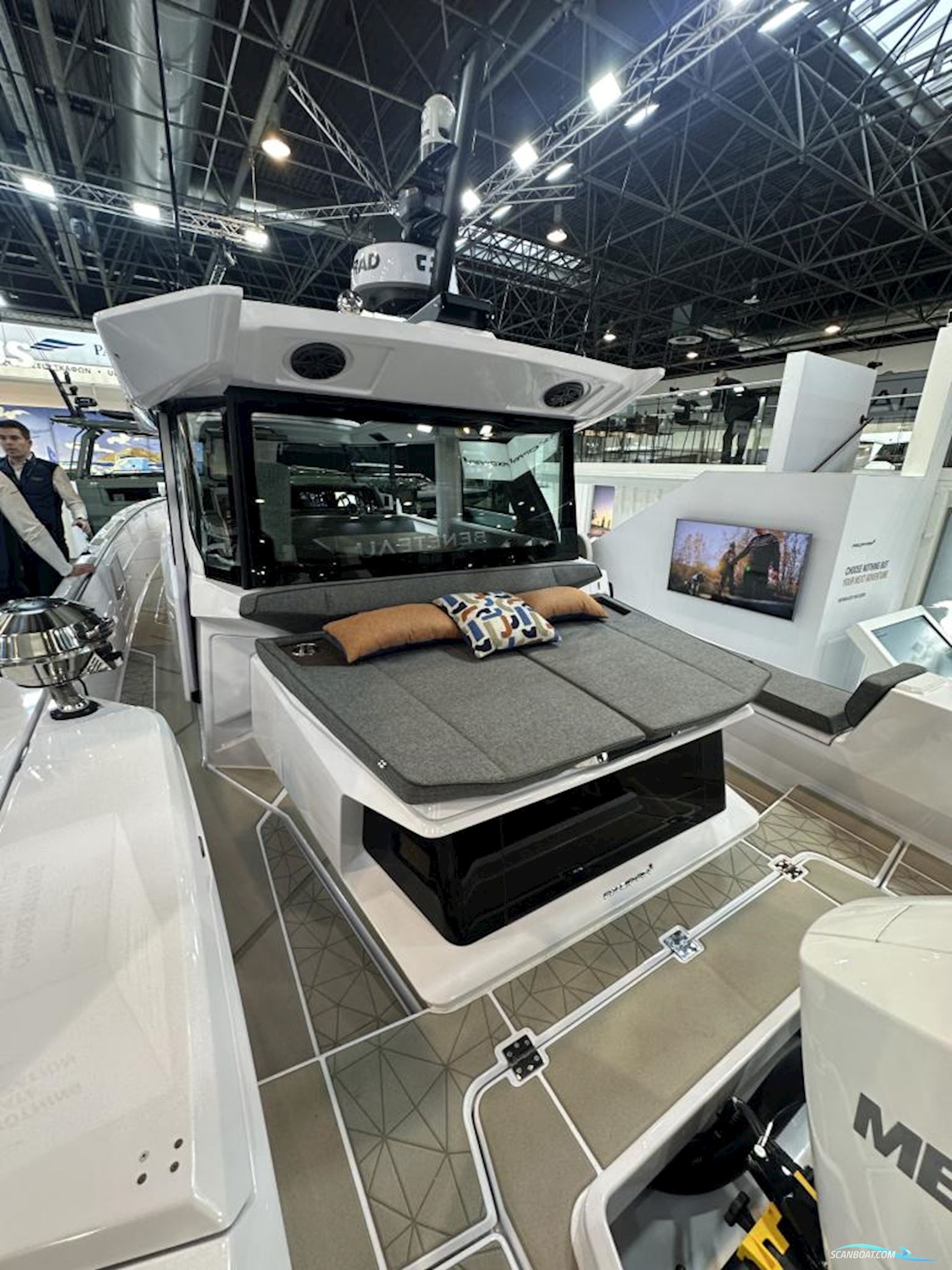 Axopar 38 XC Cross Cabin