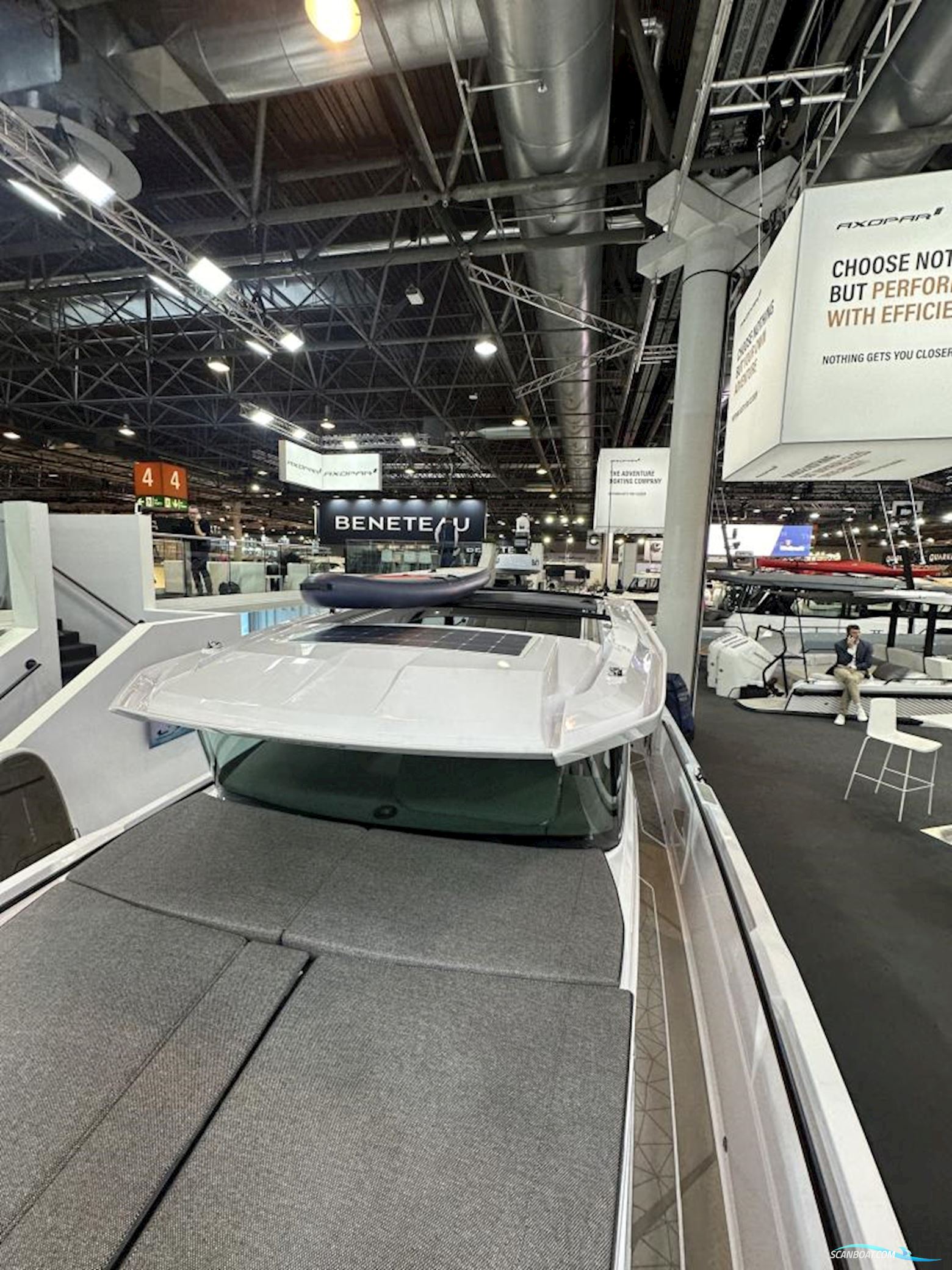 Axopar 38 XC Cross Cabin