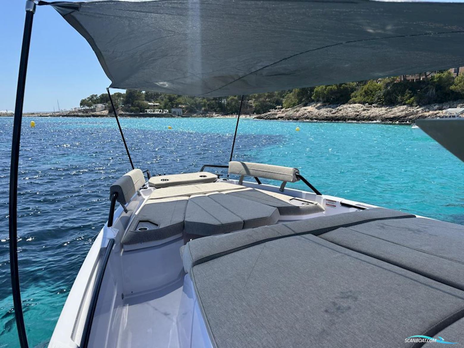 AXOPAR 38 XC Cross Cabin
