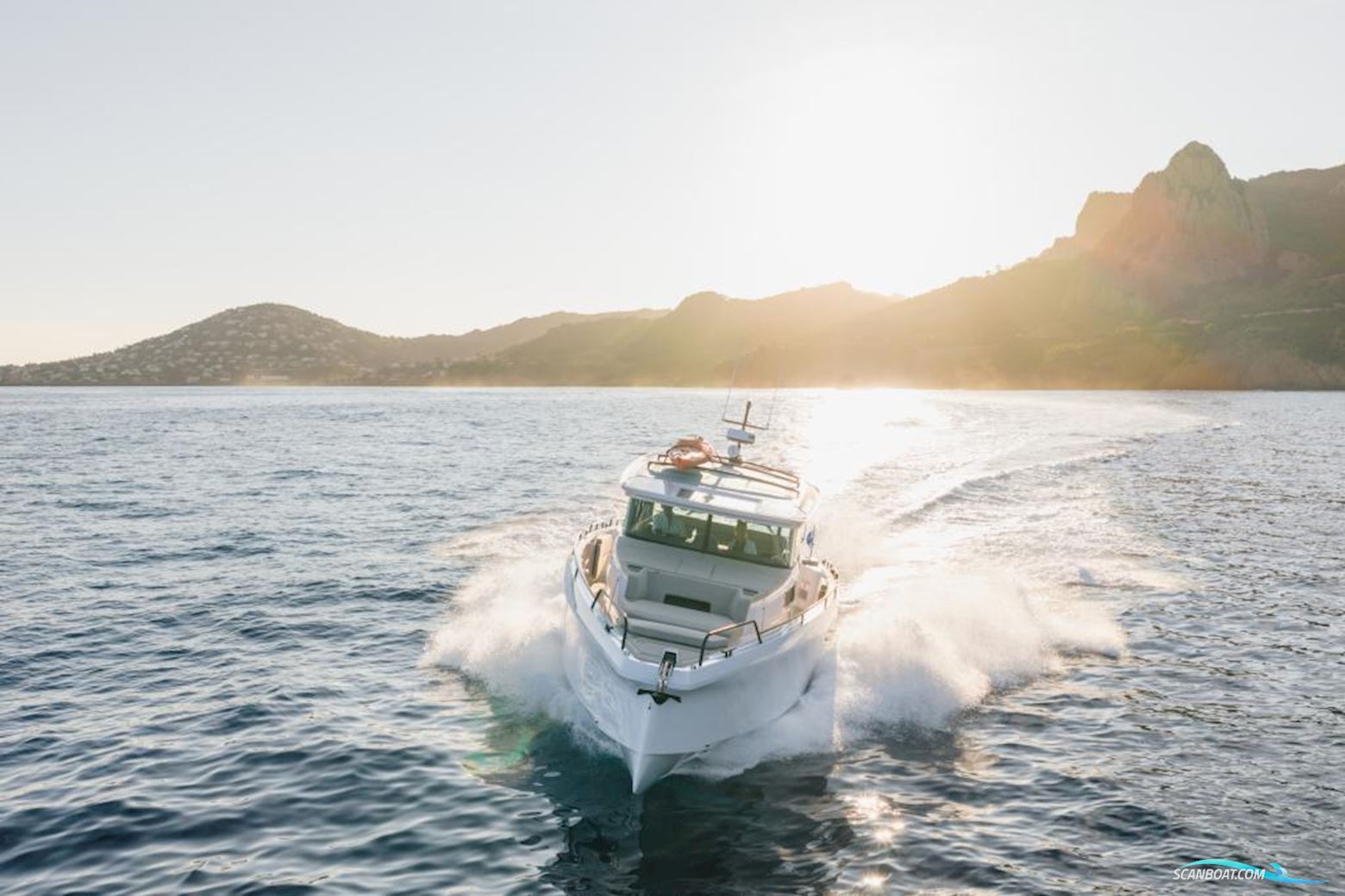 Axopar 45 Cross Cabin - Reserviert Motorboot 2025, mit Mercury motor, Finland
