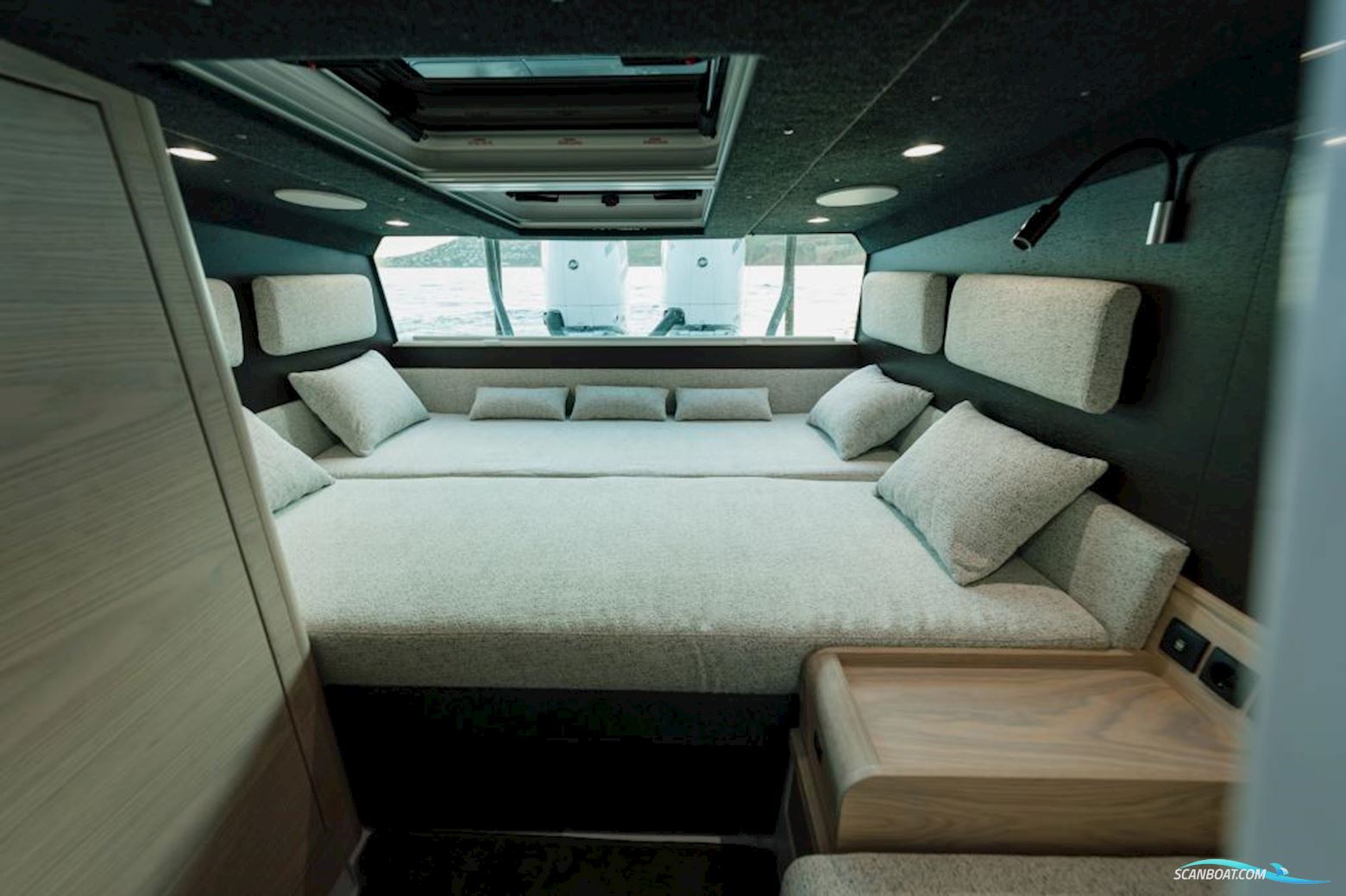 Axopar 45 Cross Cabin - Reserviert