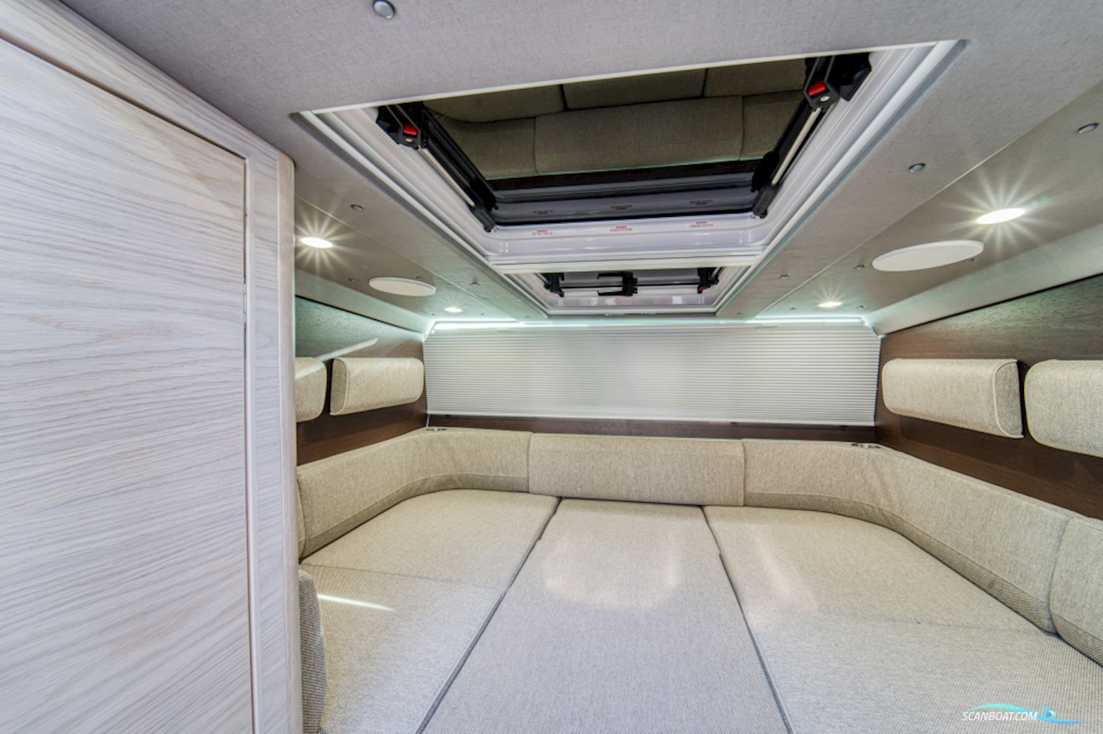 Axopar 45 Cross Cabin Brabus