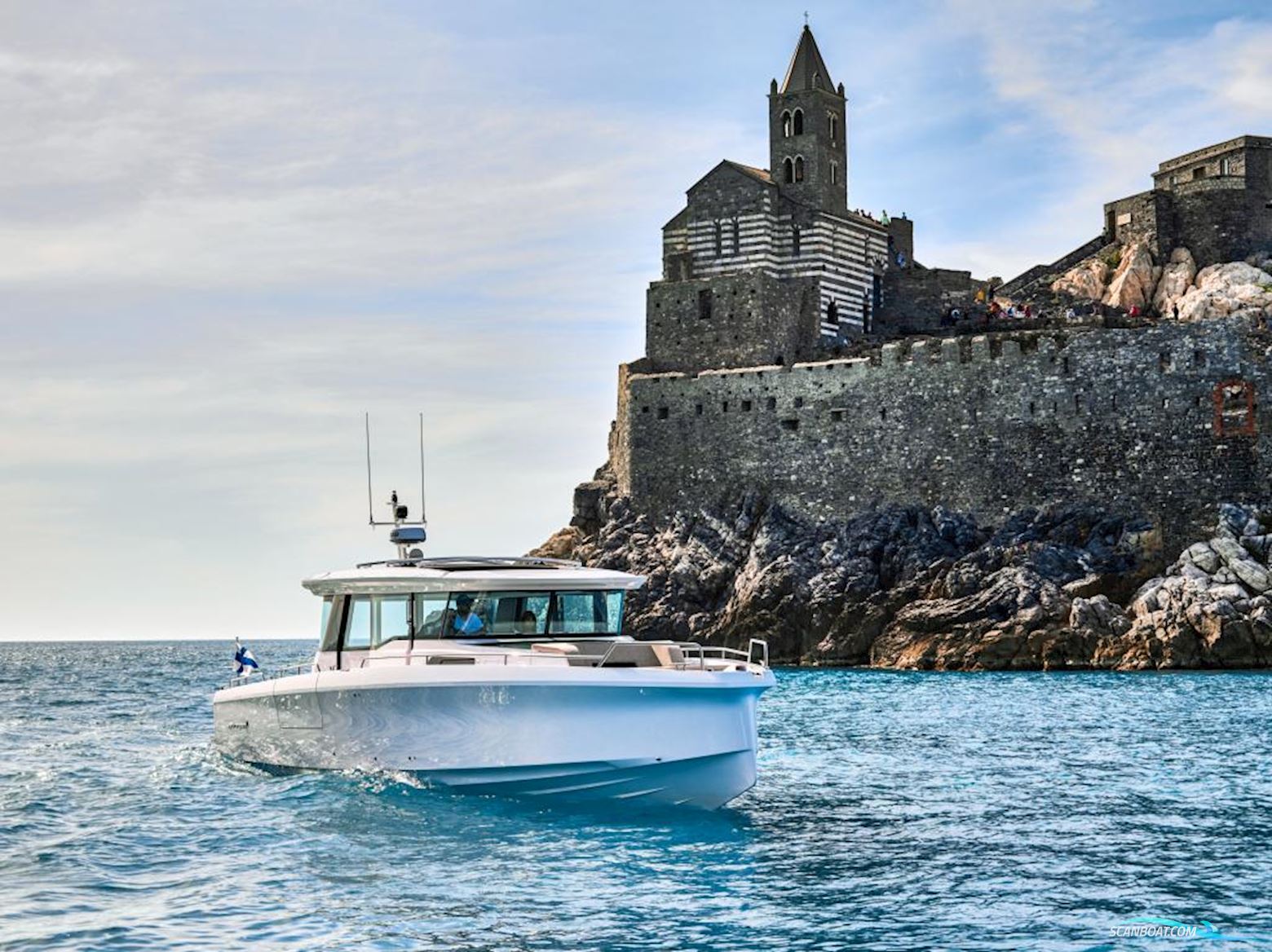 AXOPAR 45 Cross Cabin