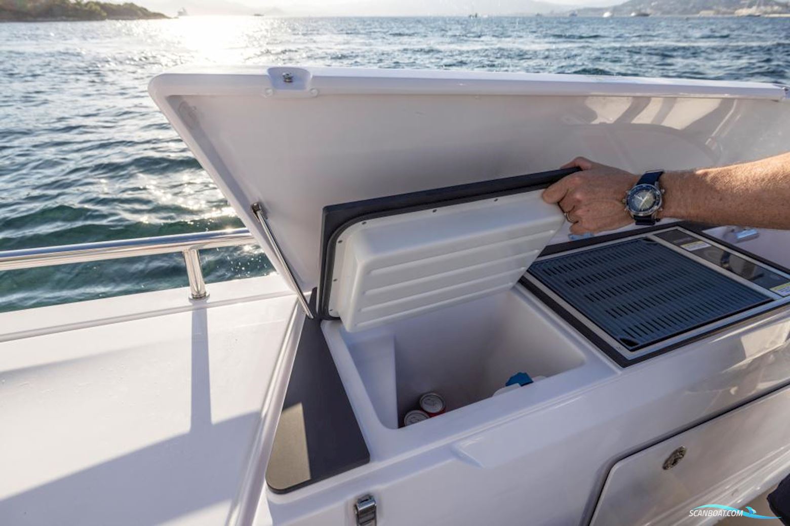 AXOPAR 45 Cross Cabin