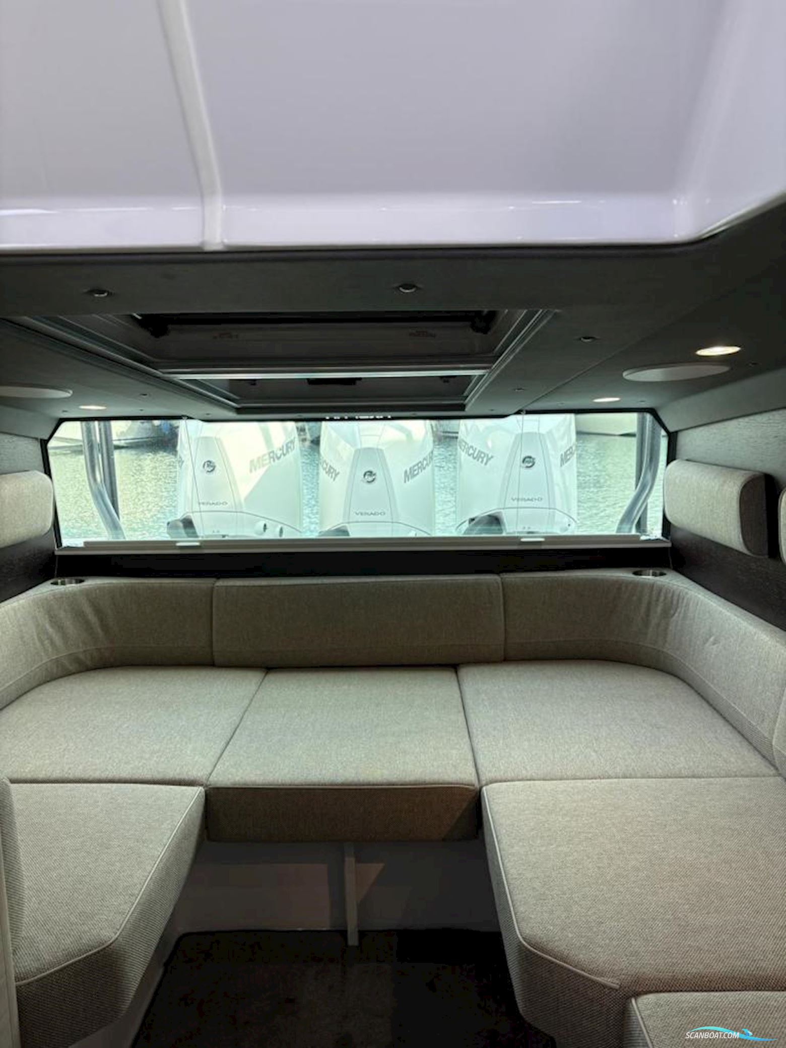 Axopar 45 Cross Cabin