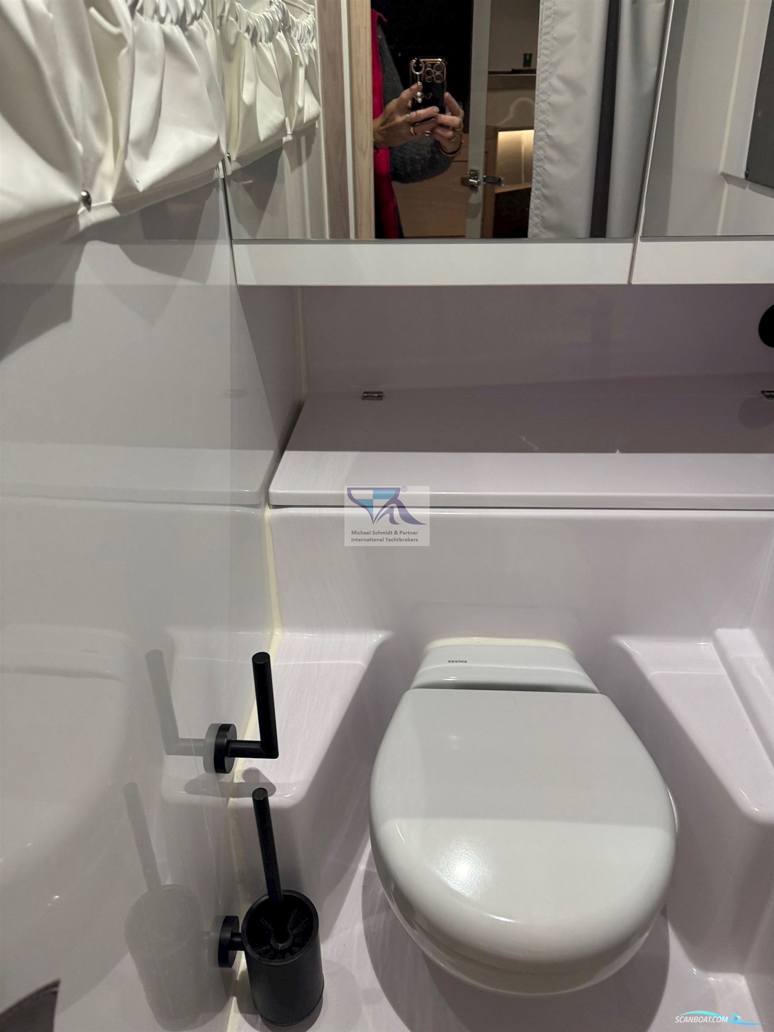 AXOPAR 45 Cross Cabin