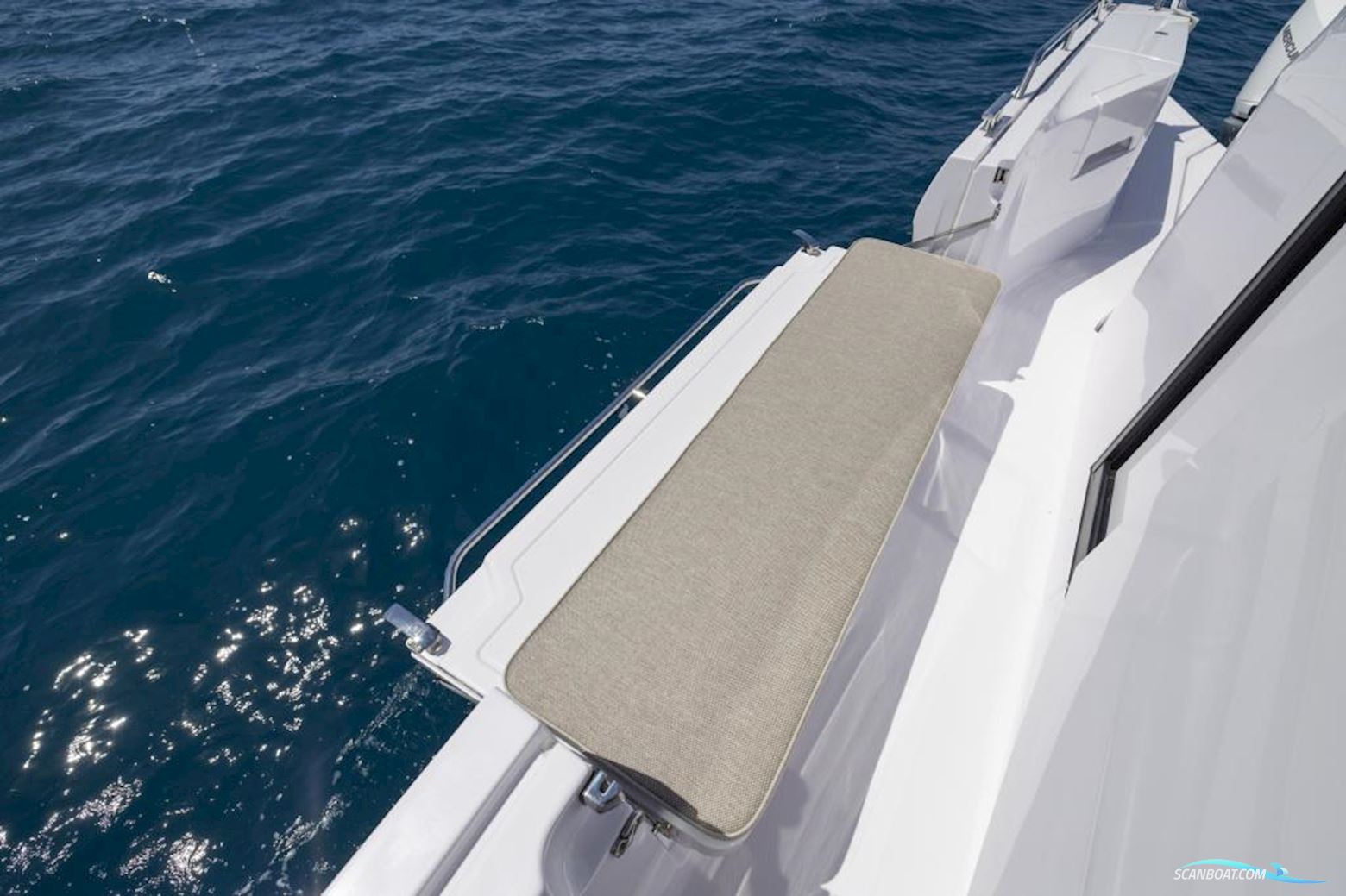 Axopar 45 XC Cross Cabin