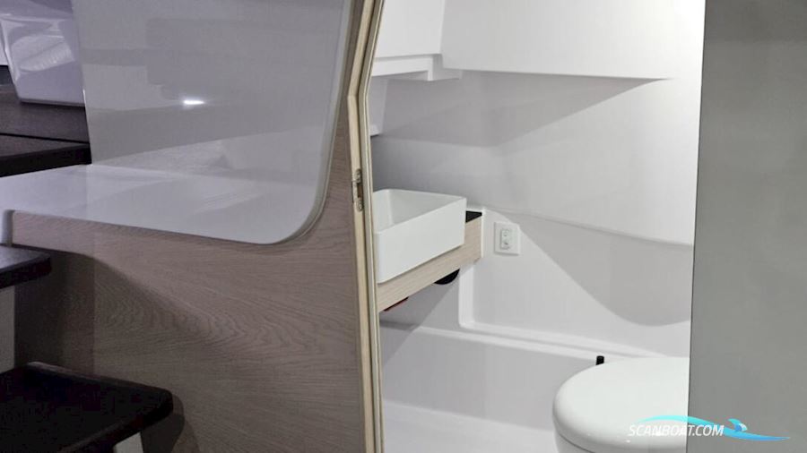 Axopar 45 XC Cross Cabin