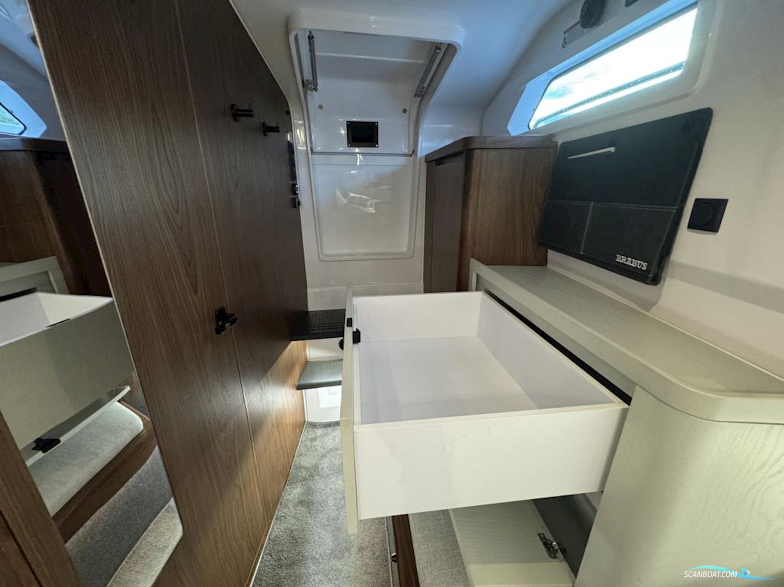 Axopar 45 XC Cross Cabin