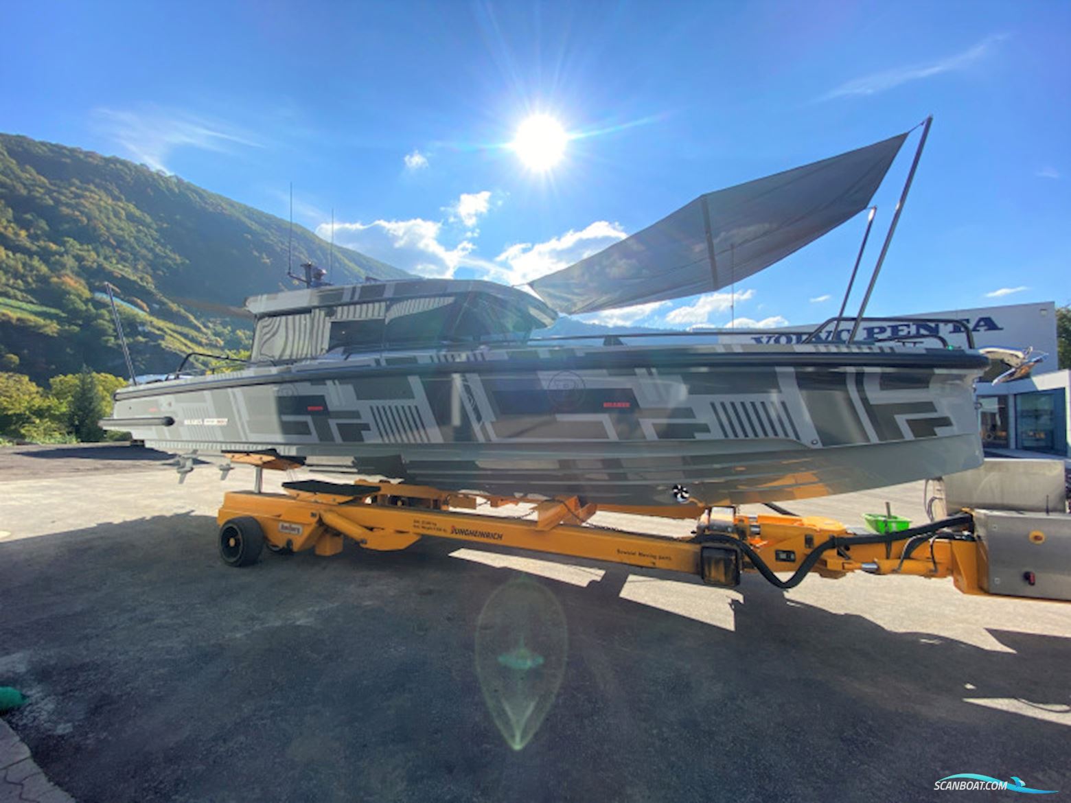 Axopar Brabus Shadow 900 Cross Cabin Motorboot 2021, mit Mercury Verdau 450 CXL V8 motor, Deutschland