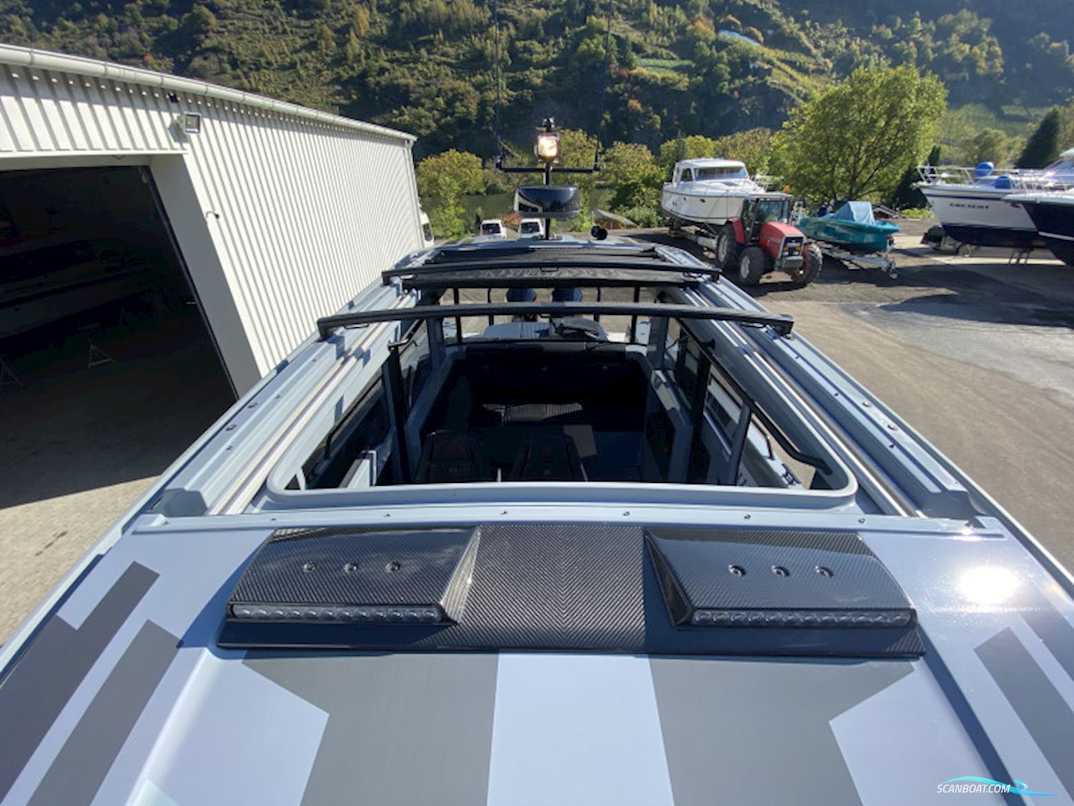 Axopar Brabus Shadow 900 Cross Cabin