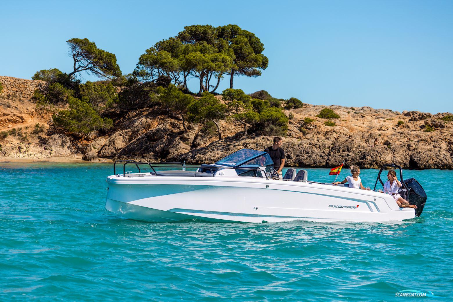 Axopar Yachts 25 Cross Bow