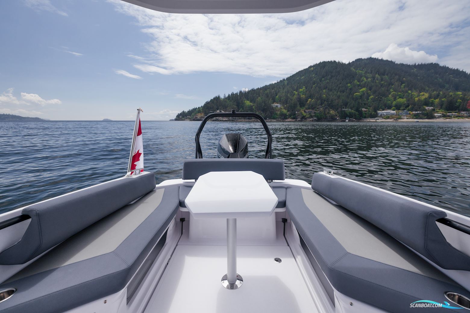 Axopar Yachts 25 Cross Top