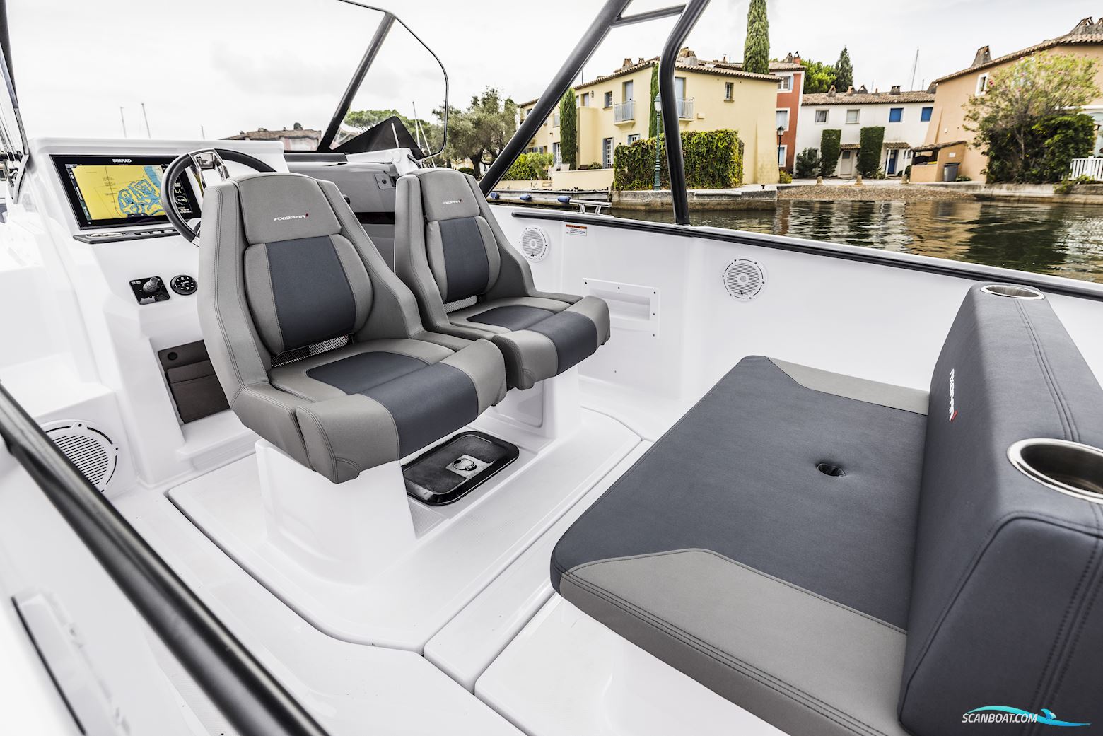 Axopar Yachts 25 Cross Top