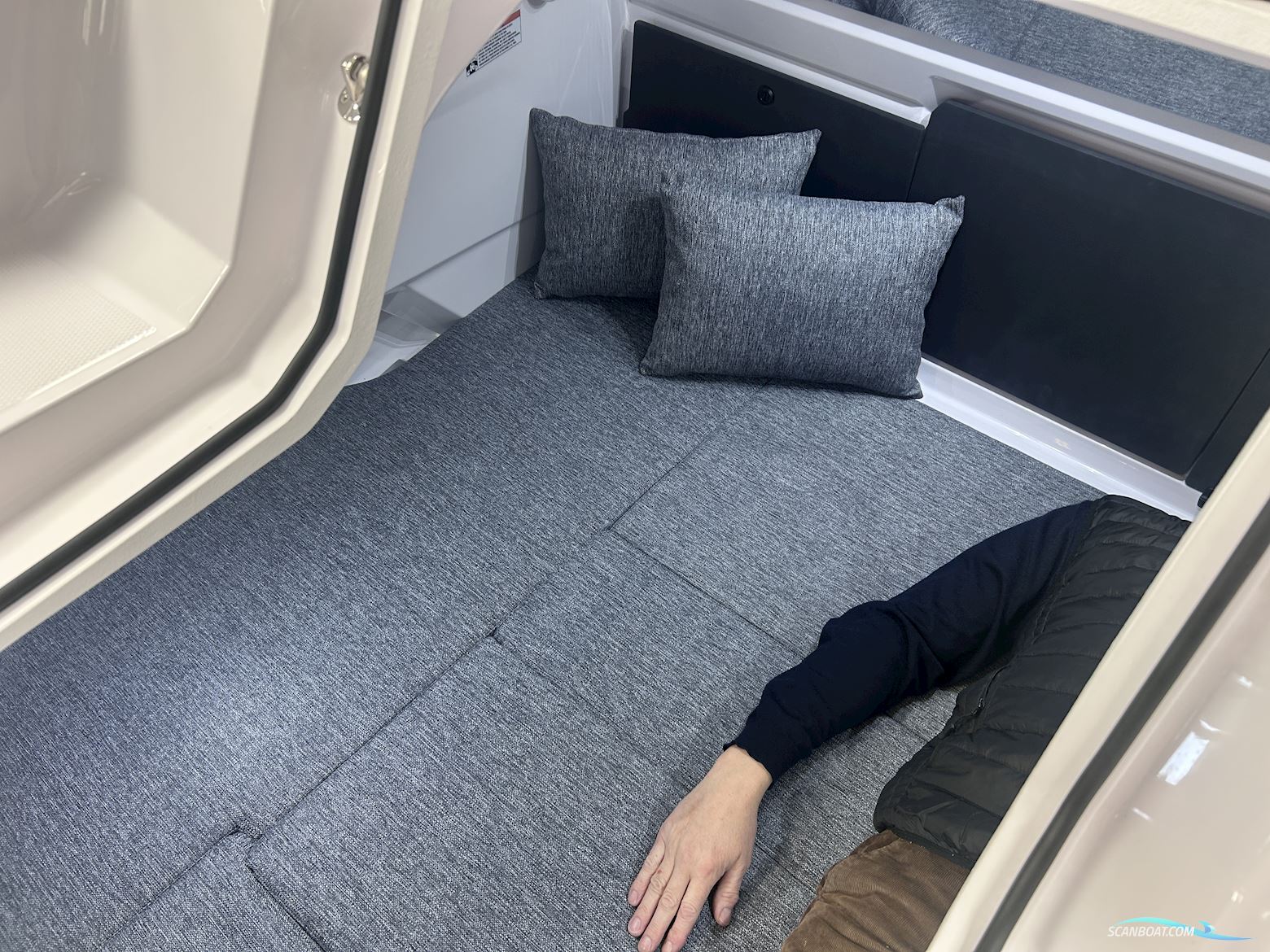 Axopar Yachts 29 Sun Top Mediterrana  Edition