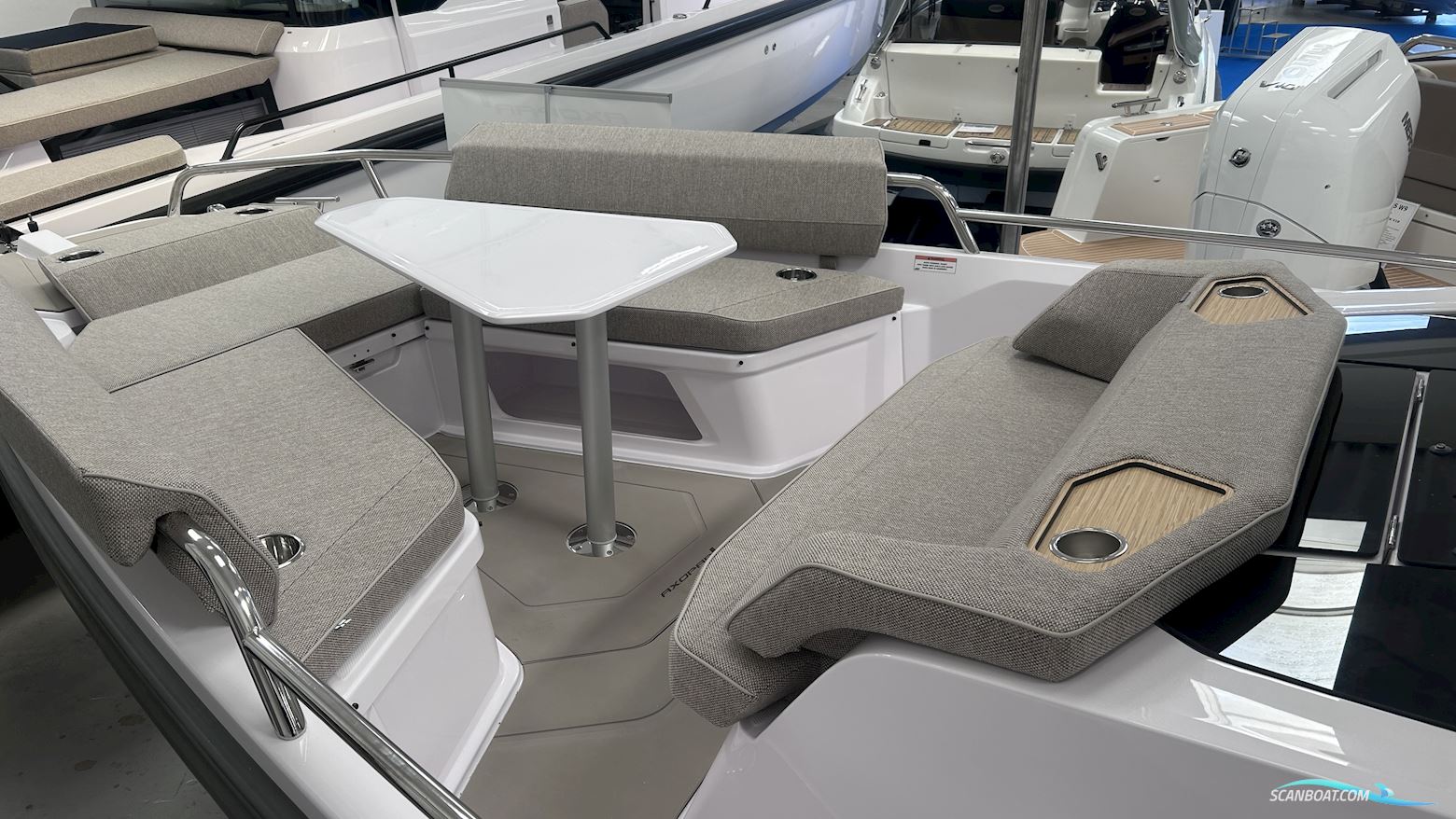 Axopar Yachts 29 Sun Top Mediterrana  Edition