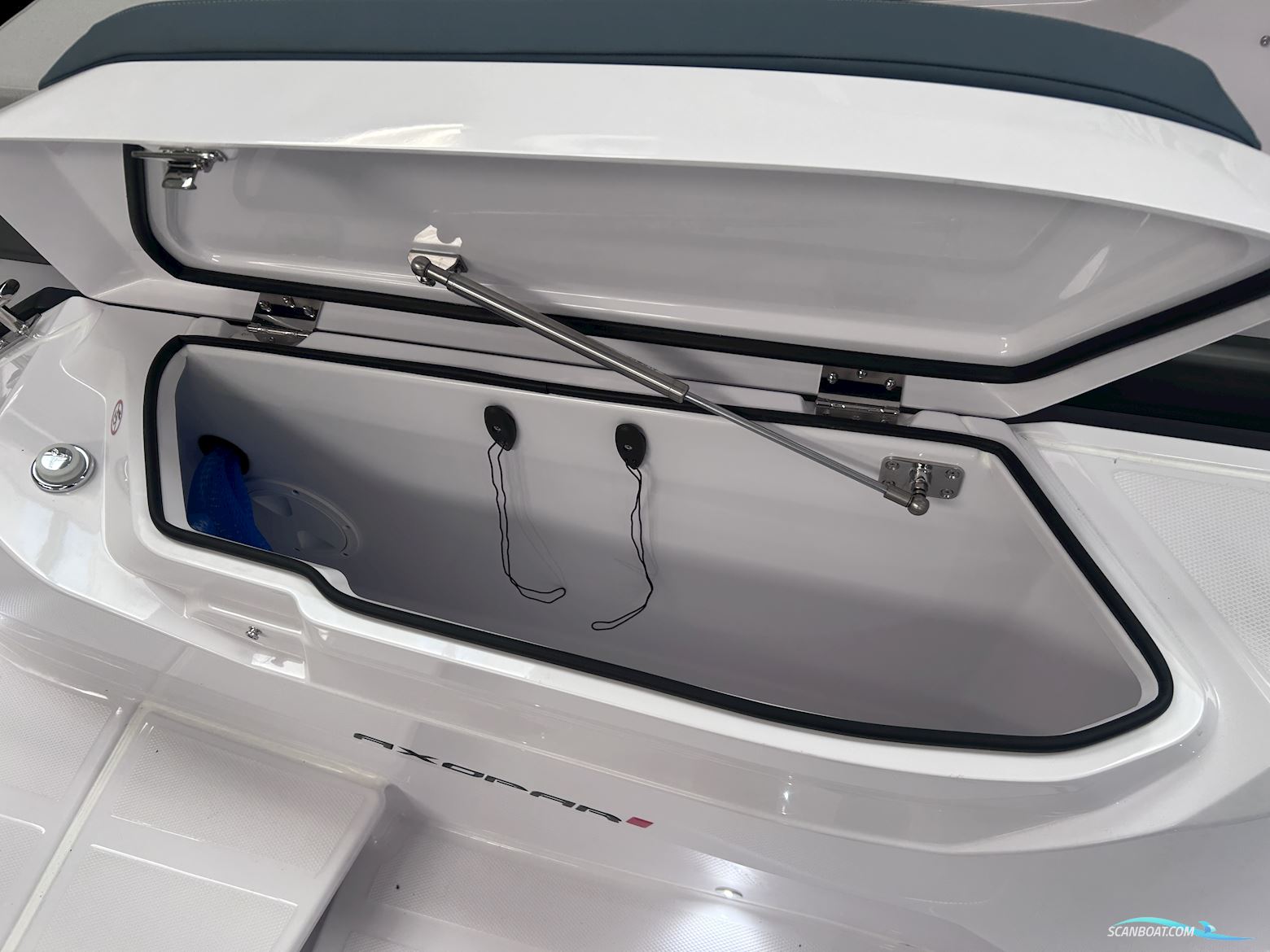 Axopar Yachts 29 Sun Top Mediterrana Edition