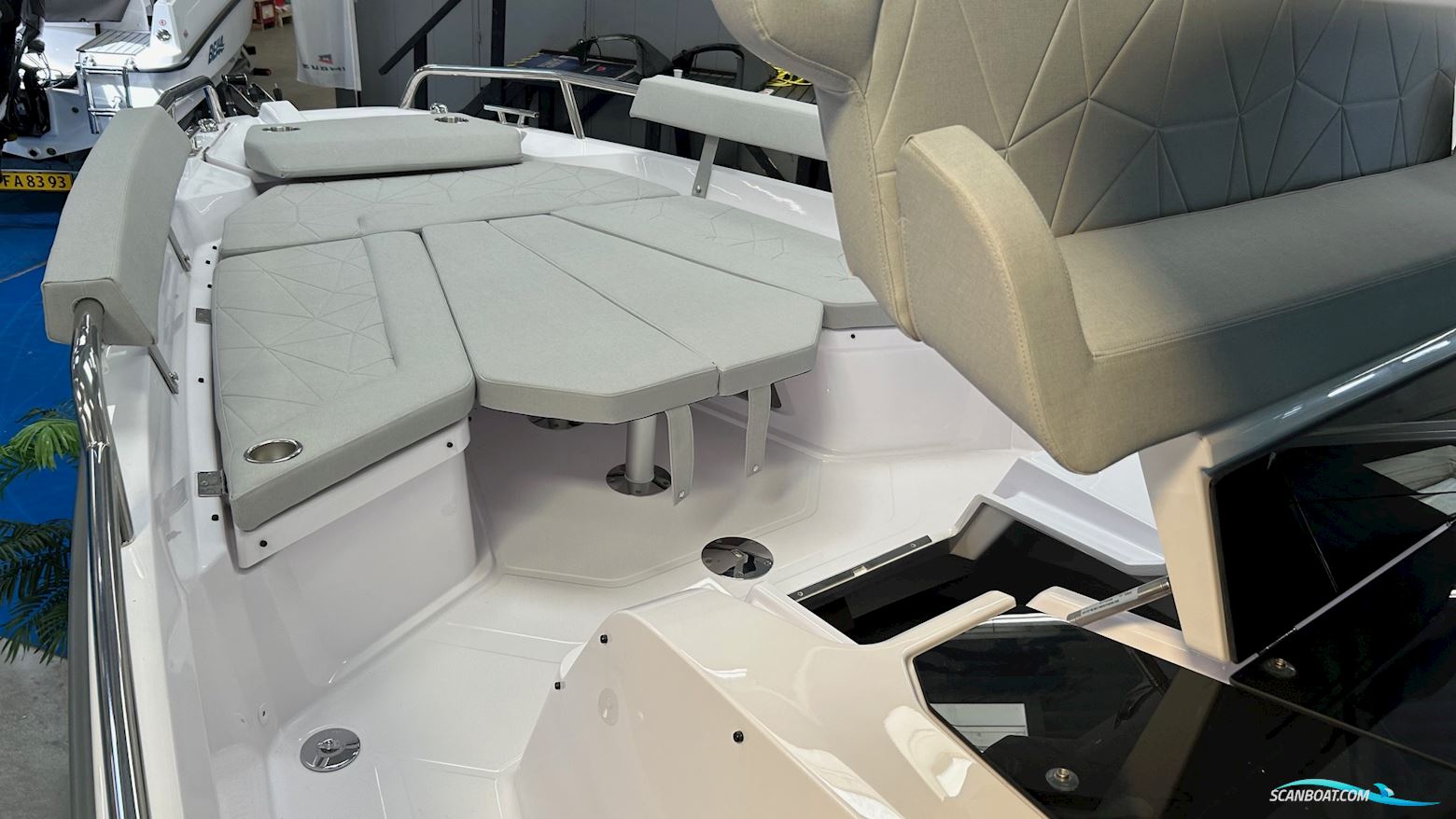 Axopar Yachts 29 XC Cross Cabin