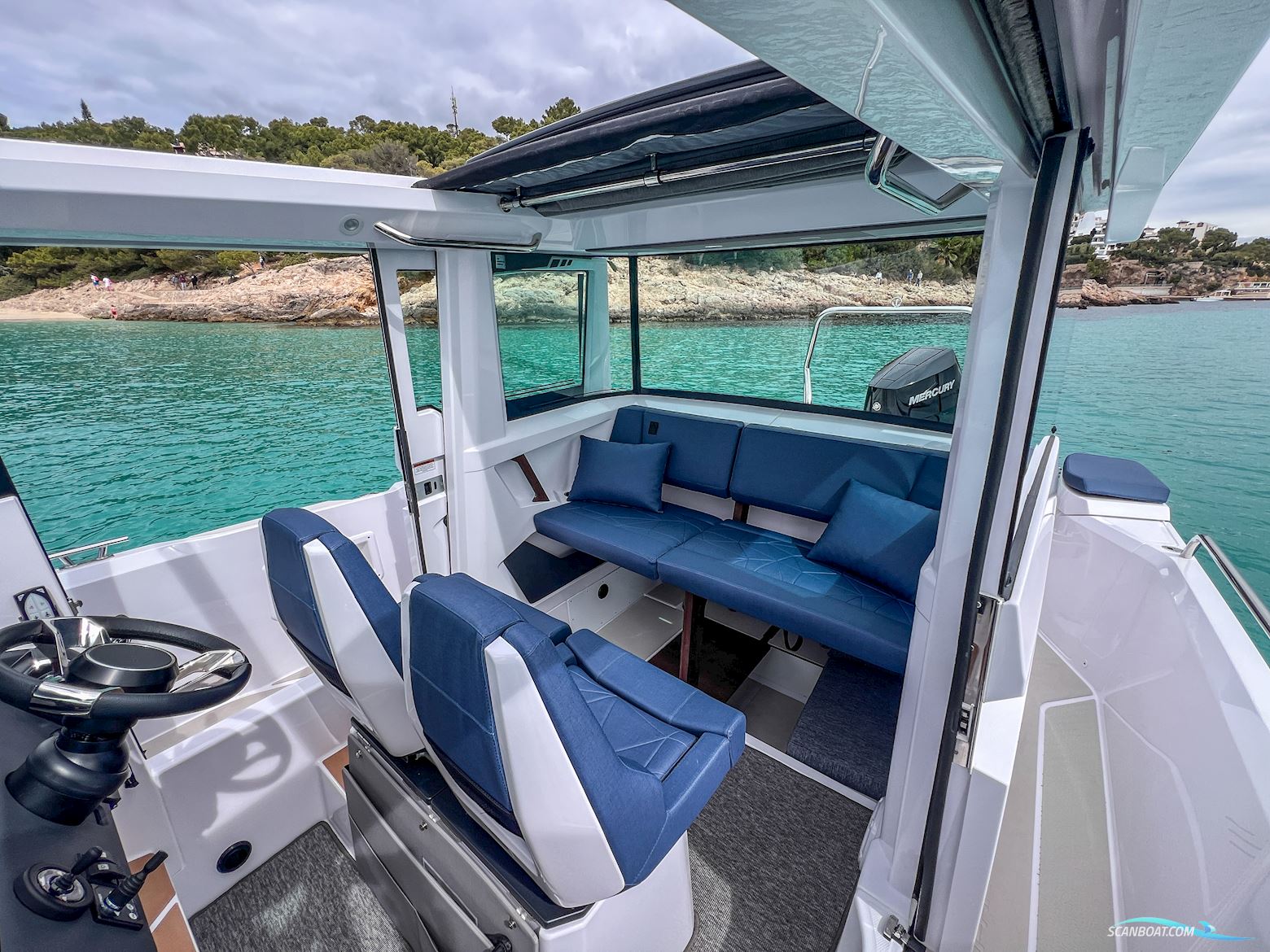 Axopar Yachts 29 XC Cross Cabin