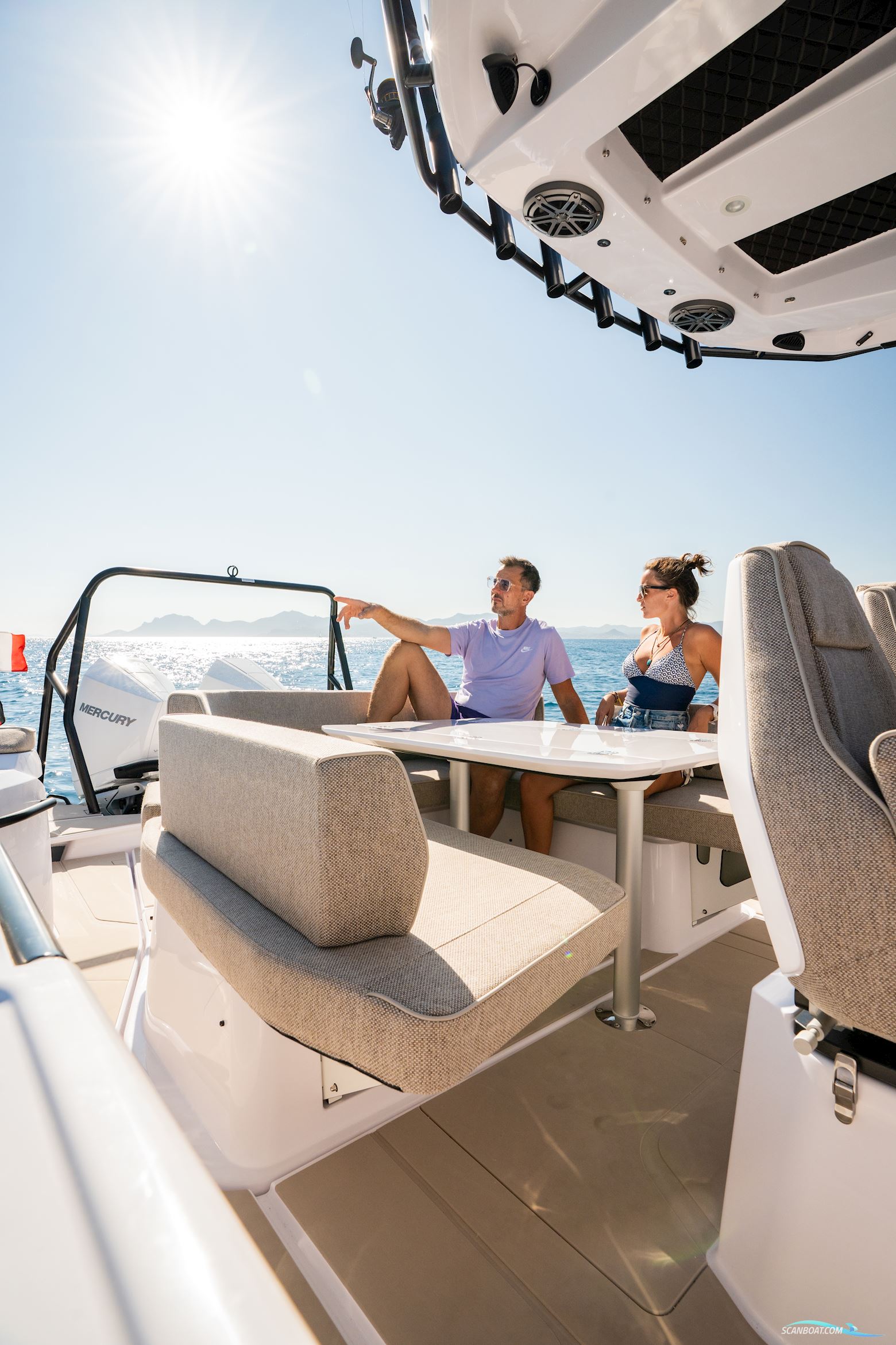 Axopar Yachts 29 XC Cross Cabin