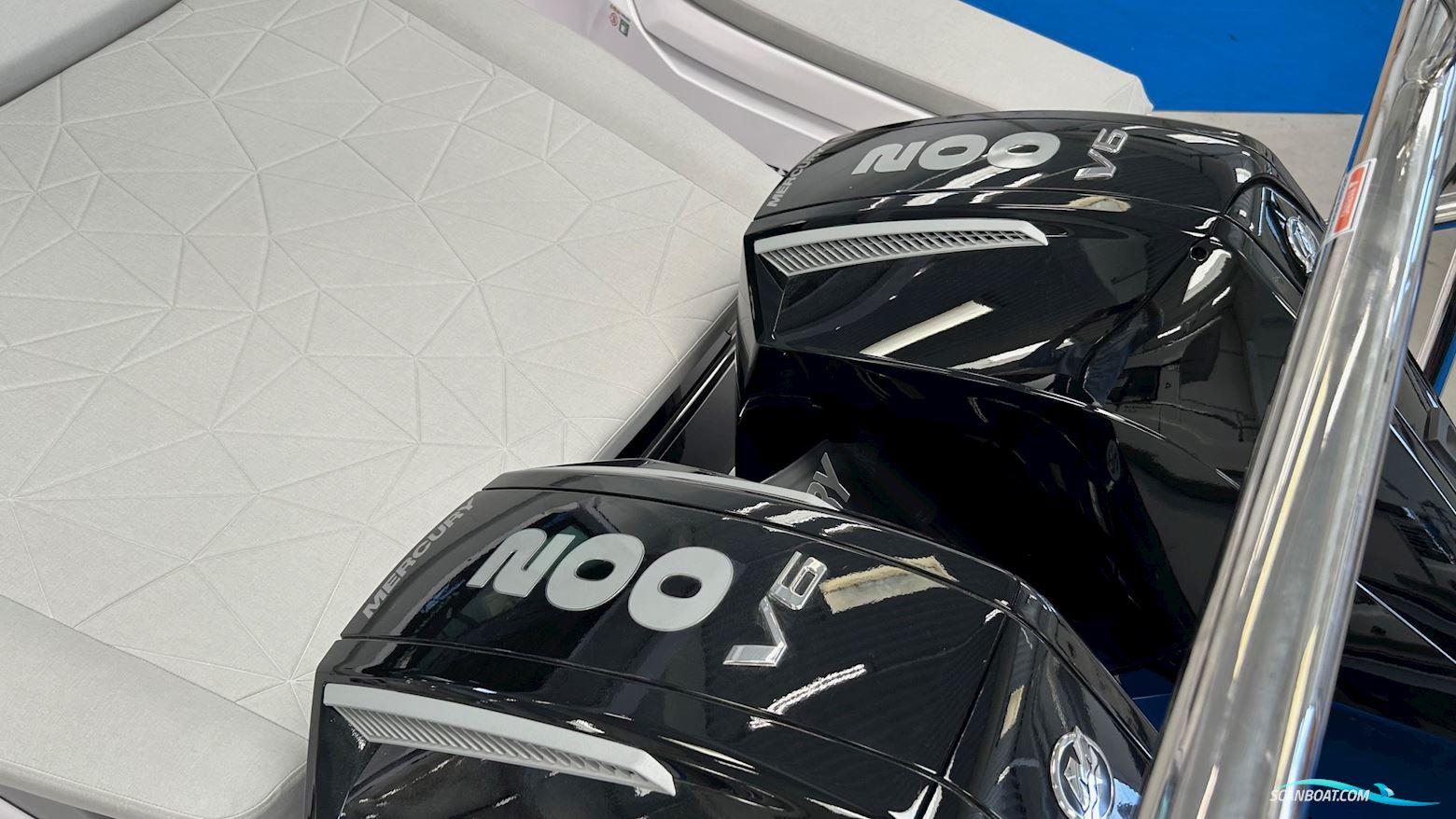 Axopar Yachts 29 XC Cross Cabin